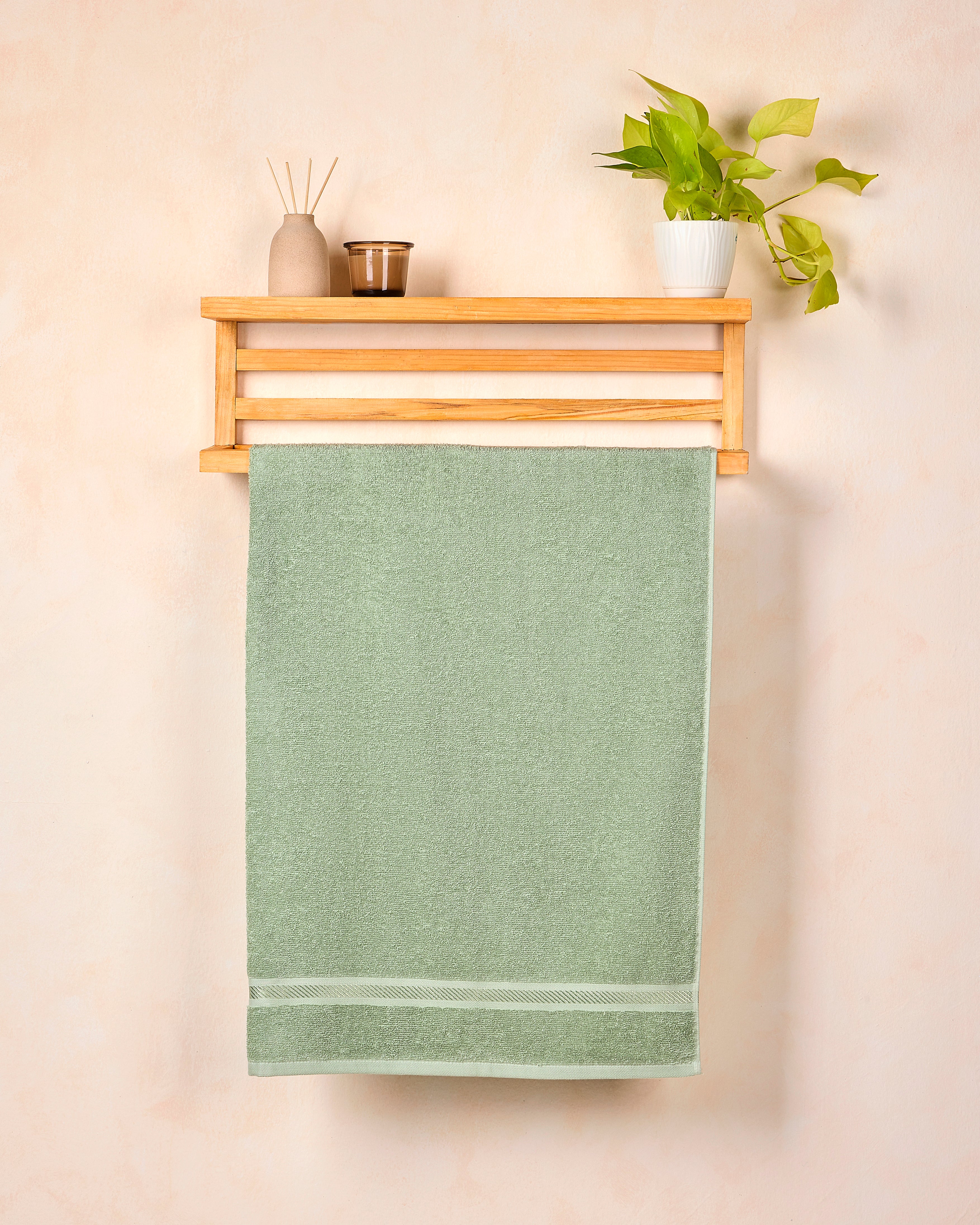 Comfort Aero Cotton | Bath Towel | 350 GSM | Artichoke Green