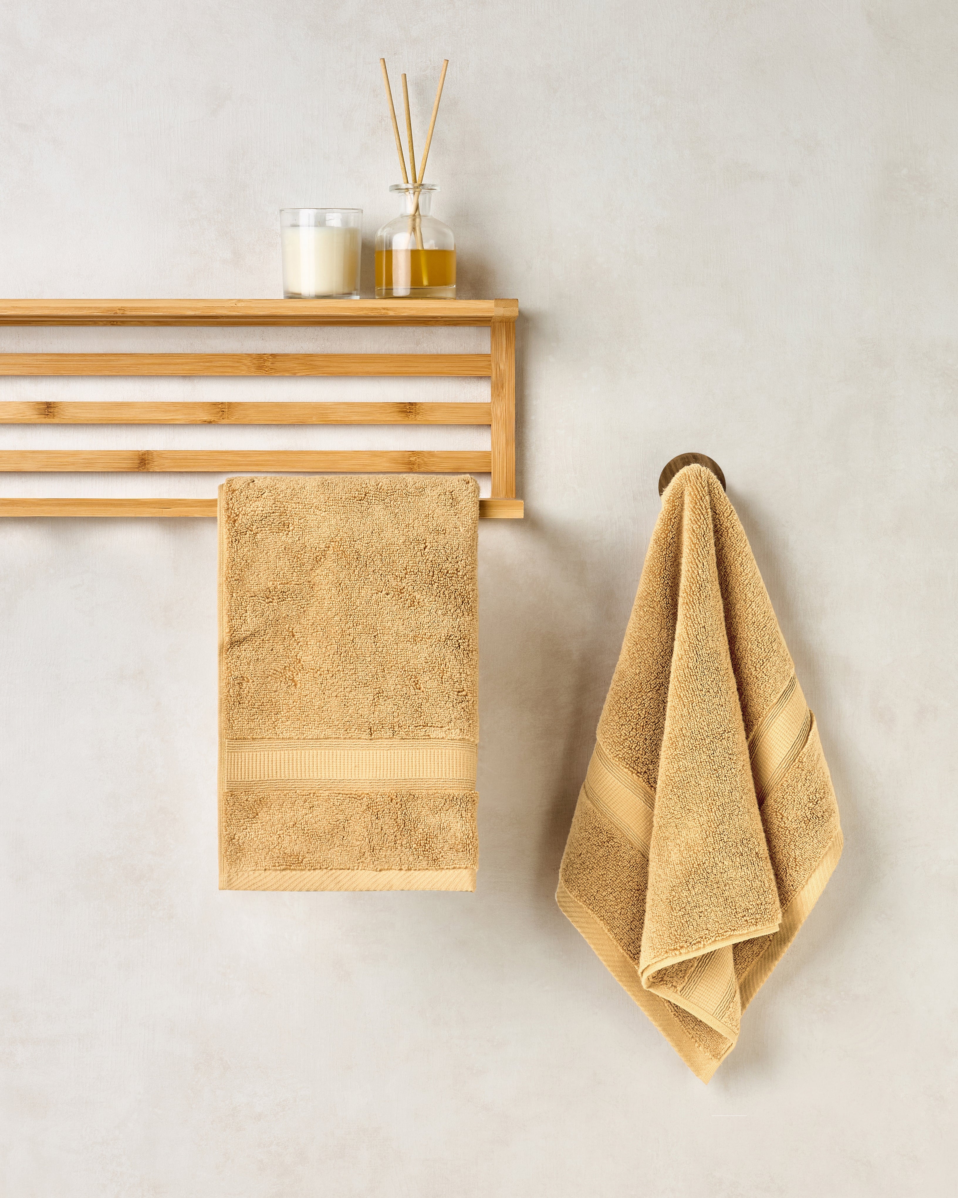 The Gold Collection | Hand Towel | 700 GSM | Taffy
