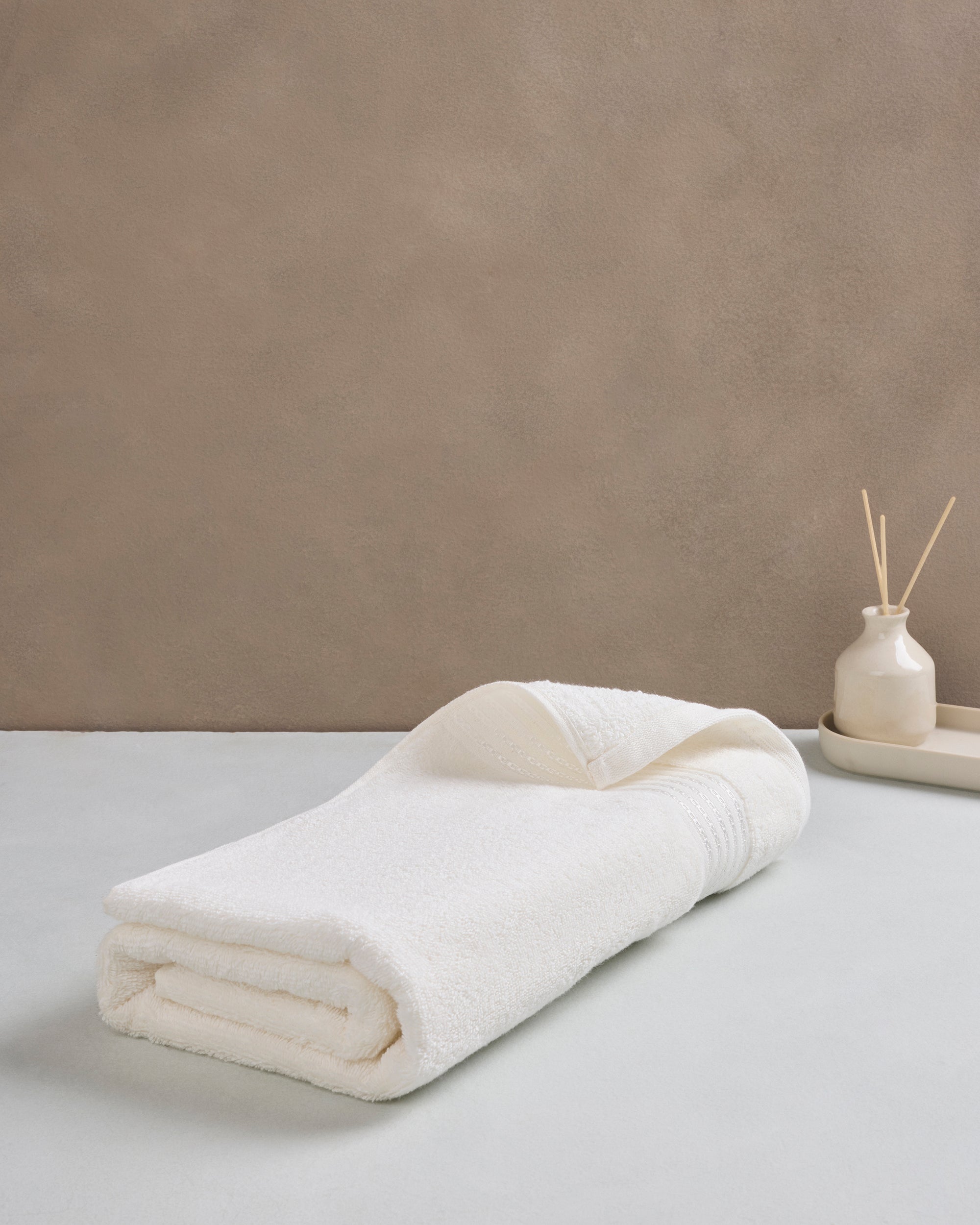 The Elite Collection | Bath Towel | 500 GSM | Snow White