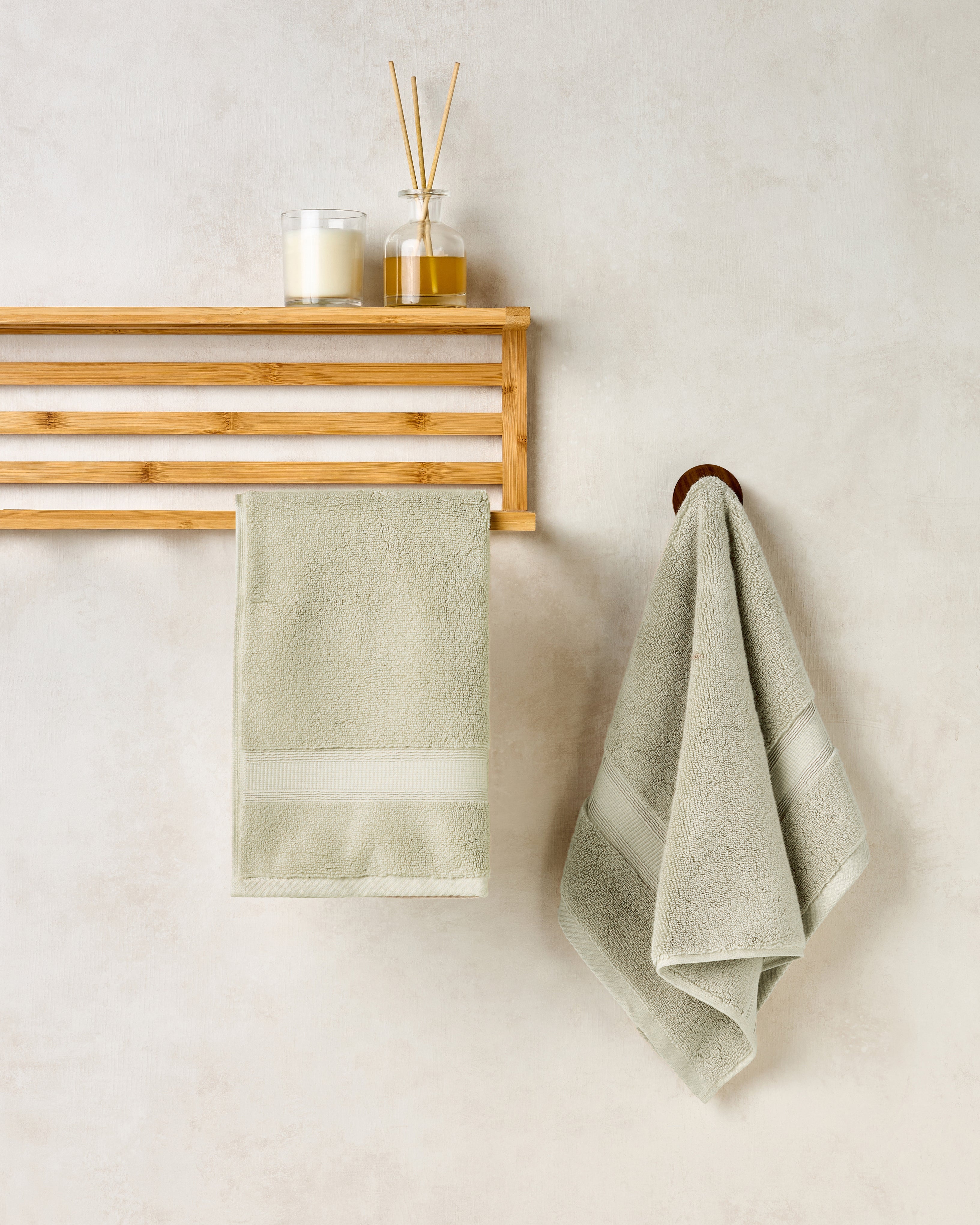 The Gold Collection | Hand Towel | 700 GSM | Oatmeal
