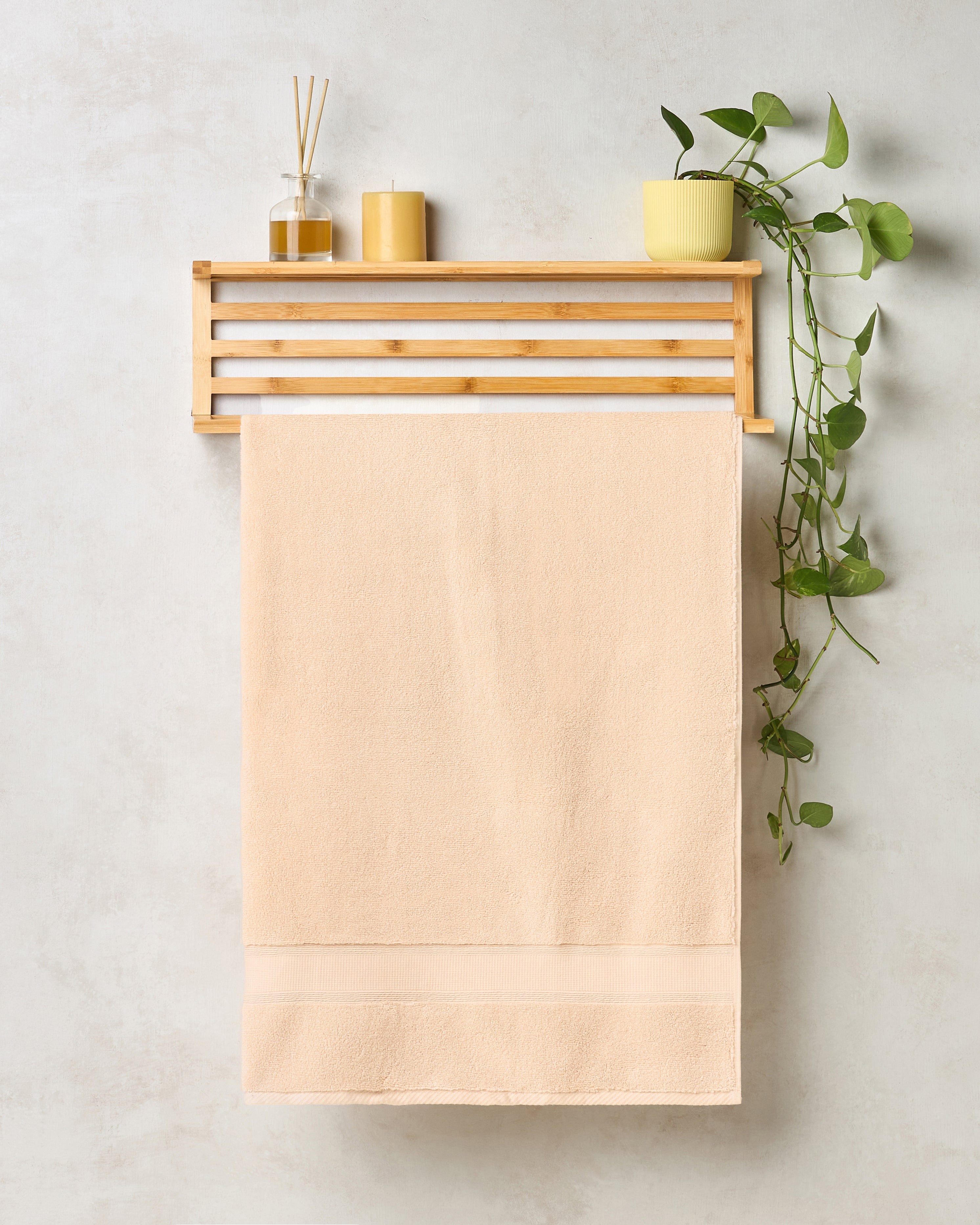 The Gold Collection | Bath Towel | 700 GSM | Ecru