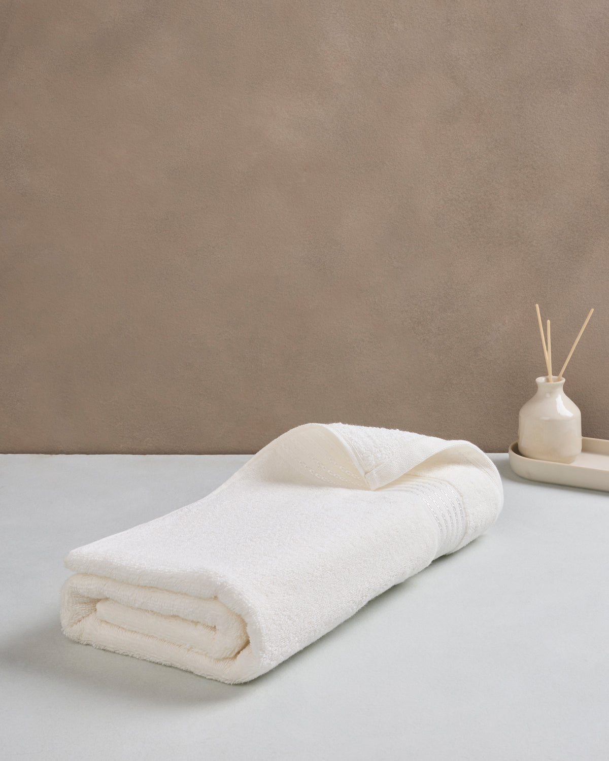 The Elite Collection | Bath Towel | 500 GSM | Snow White