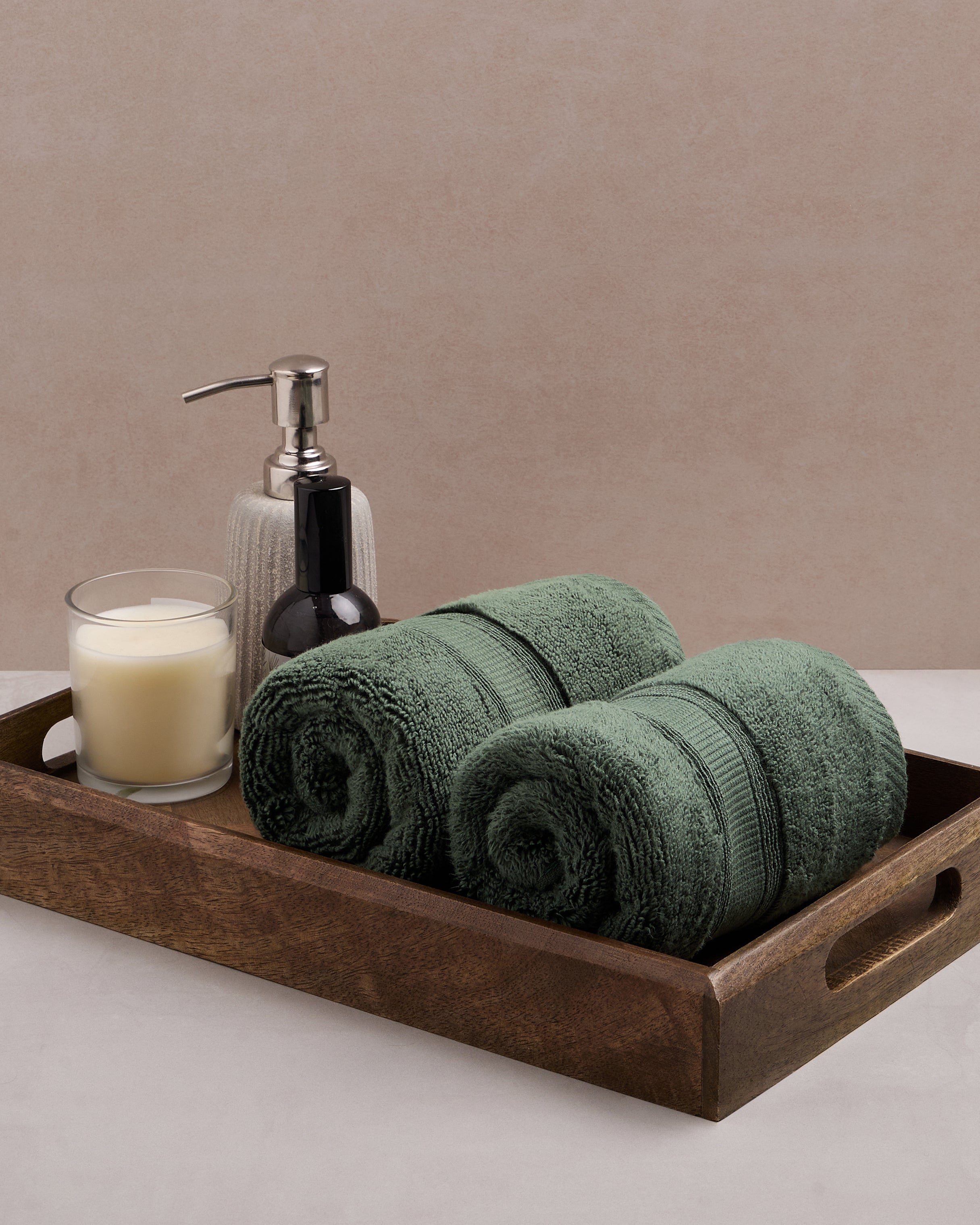 The Gold Collection | Hand Towel | 700 GSM | Laurel Wreath