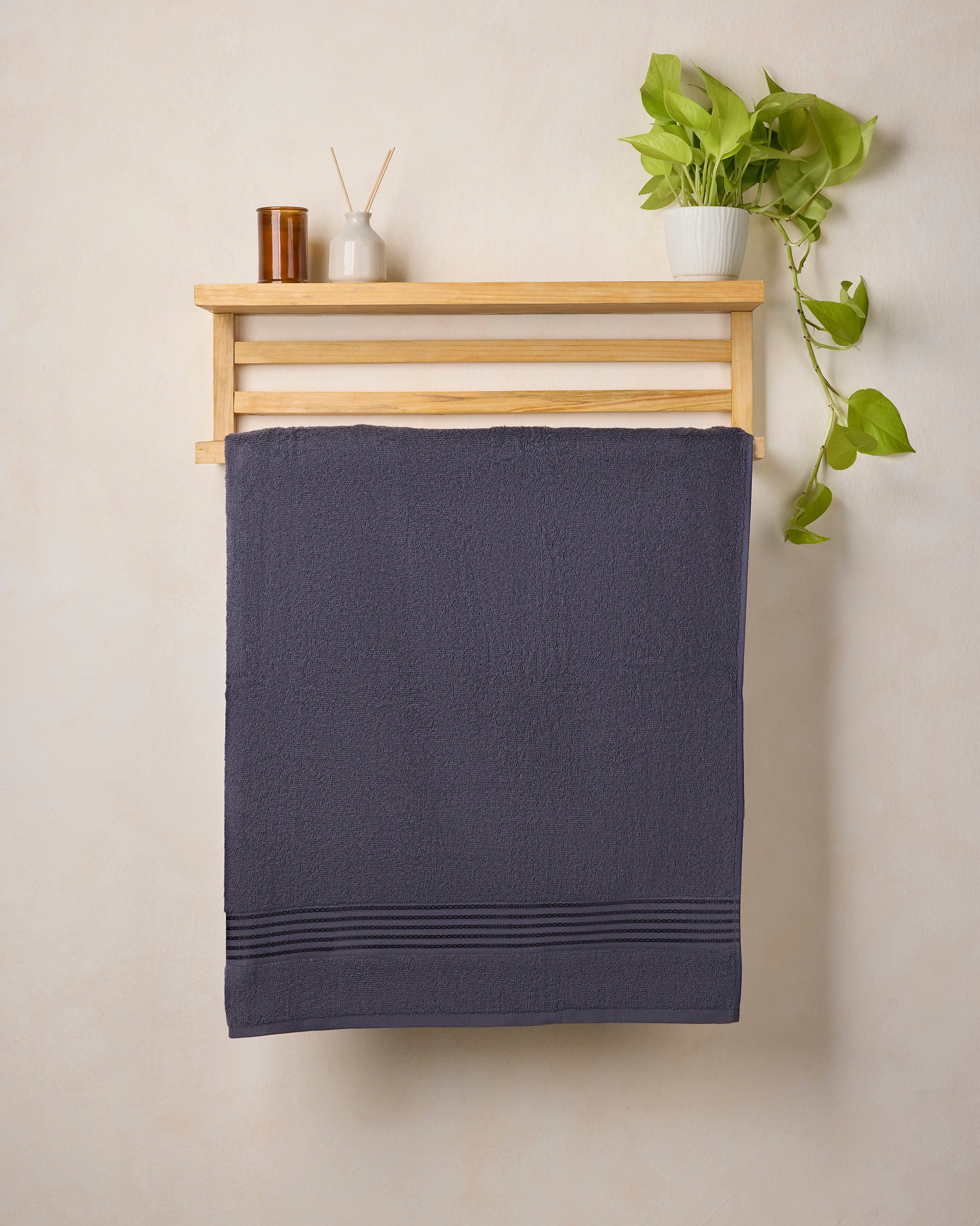 The Elite Collection | Bath Towel | 500 GSM | Graphite Grey
