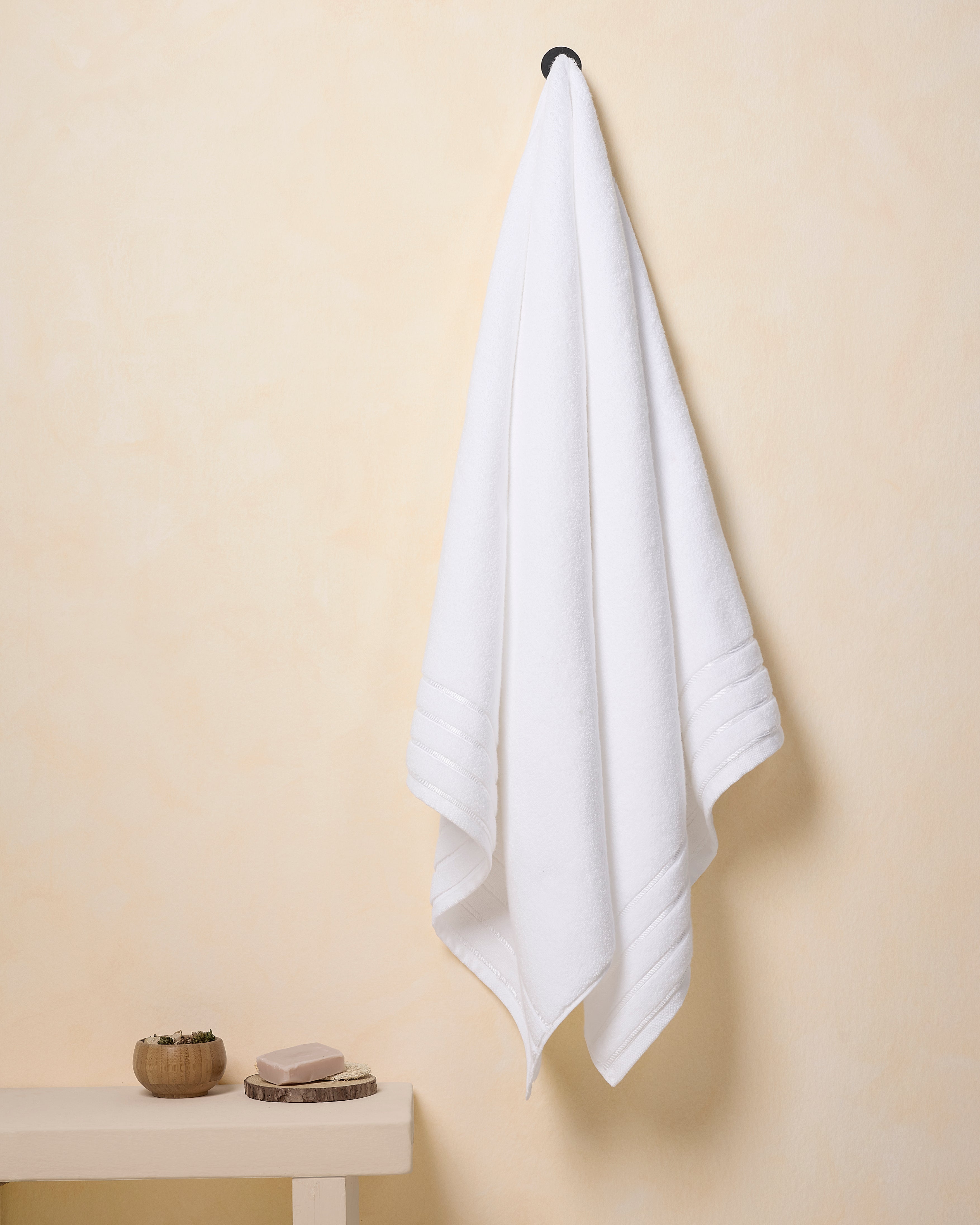 Gold Collection | Bath Towel | 650 GSM | Dreamy White by Himeya