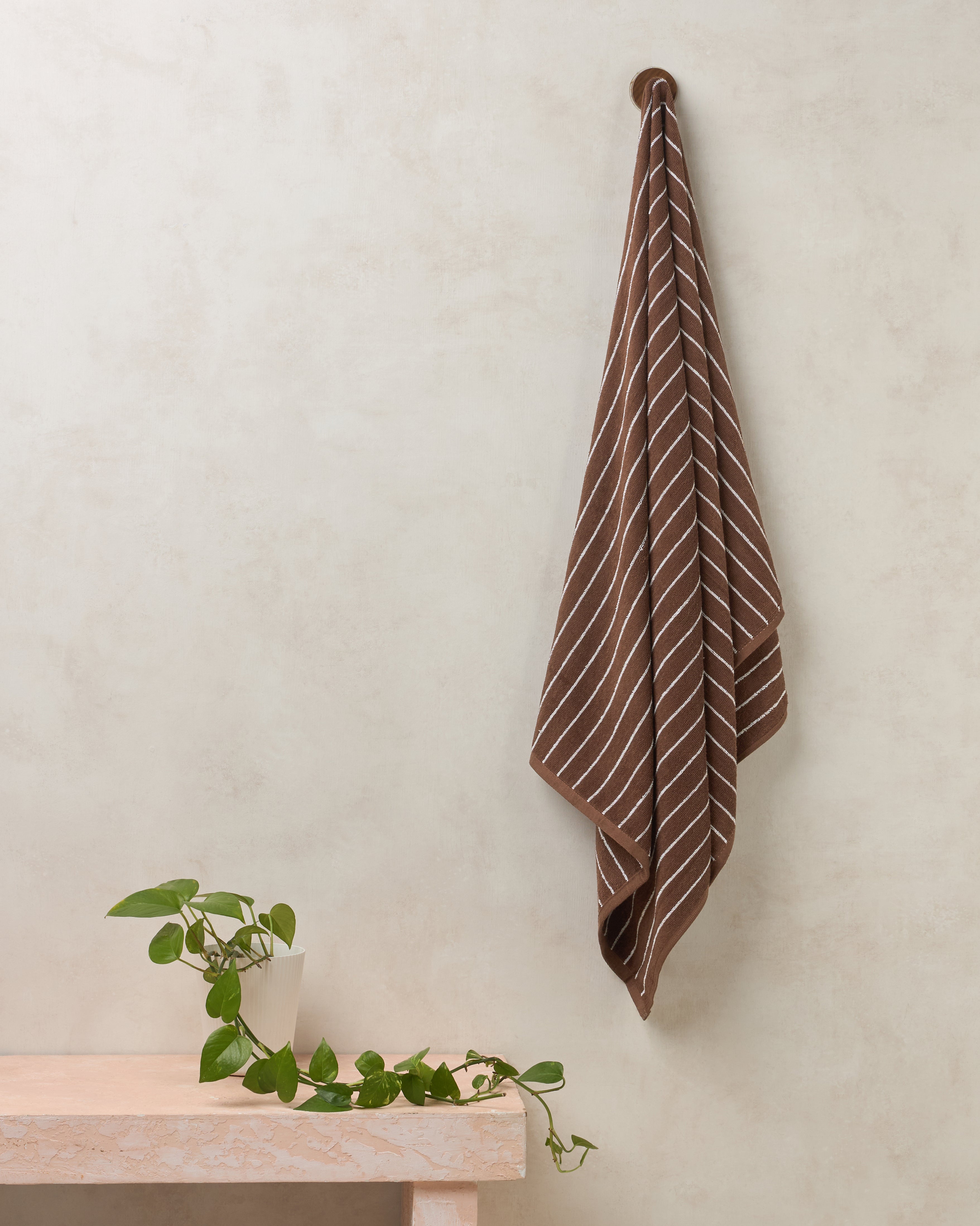 HimeyaElite Pin Stripe 350 GSM Bath Towel - Chocolate Brown