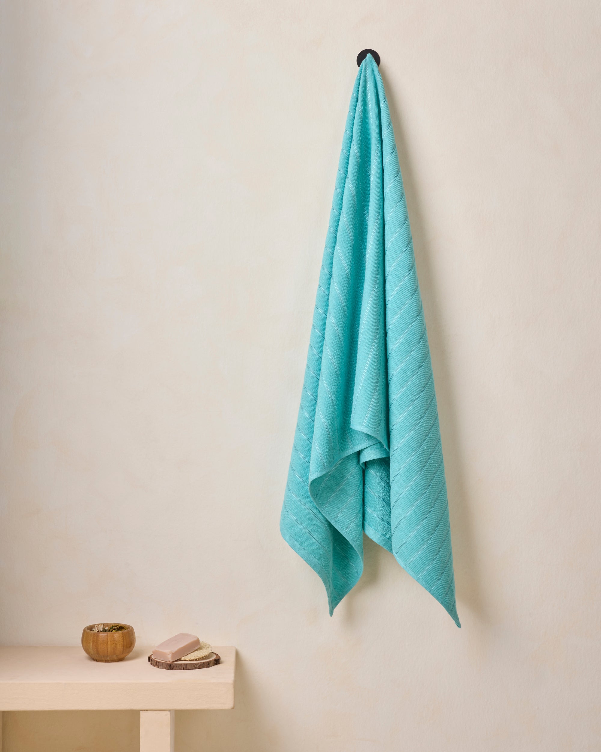 Comfort Pearl Stripe | Bath Towel | 300 GSM | Tropical Turquoise