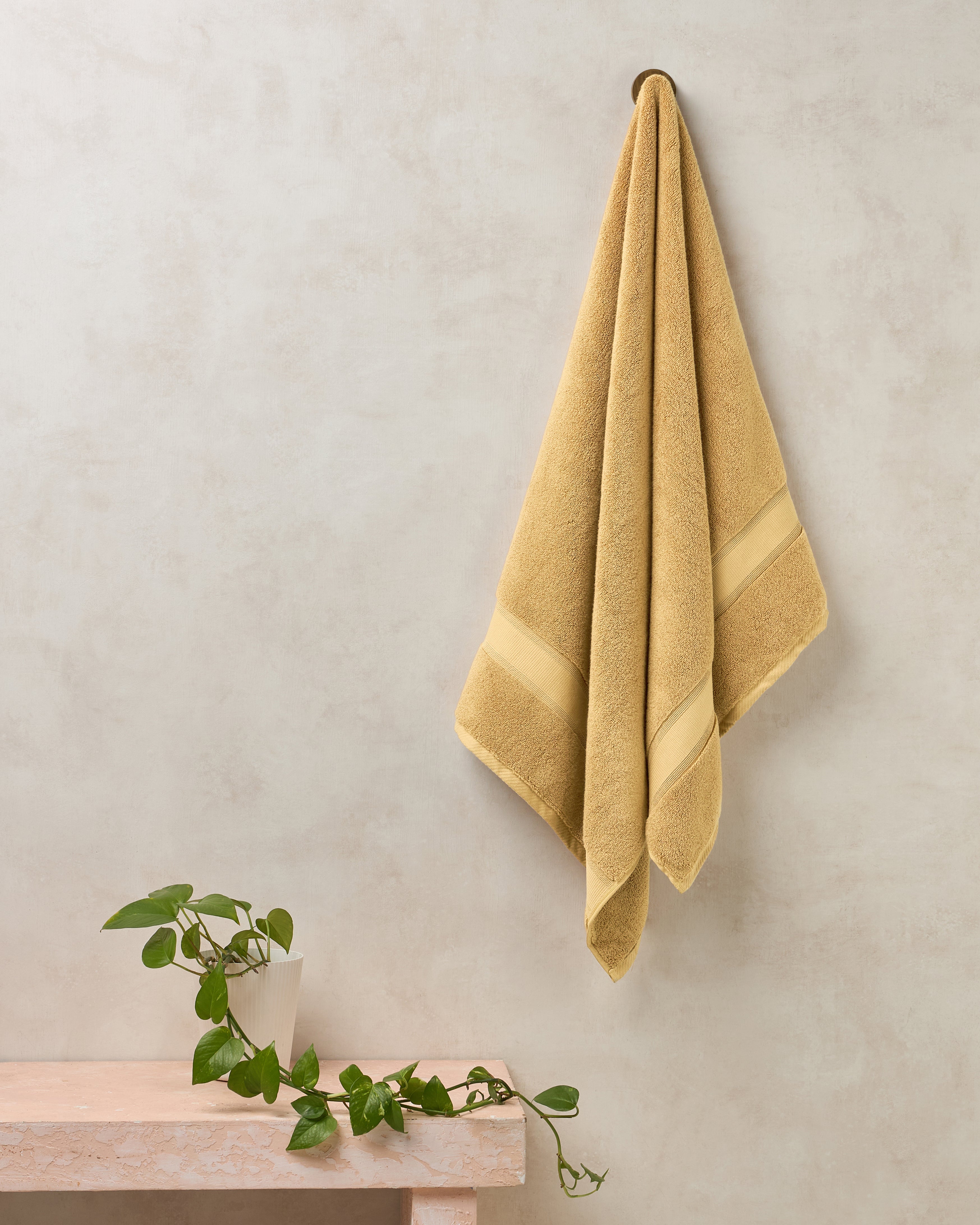 The Gold Collection | Bath Towel | 700 GSM | Taffy