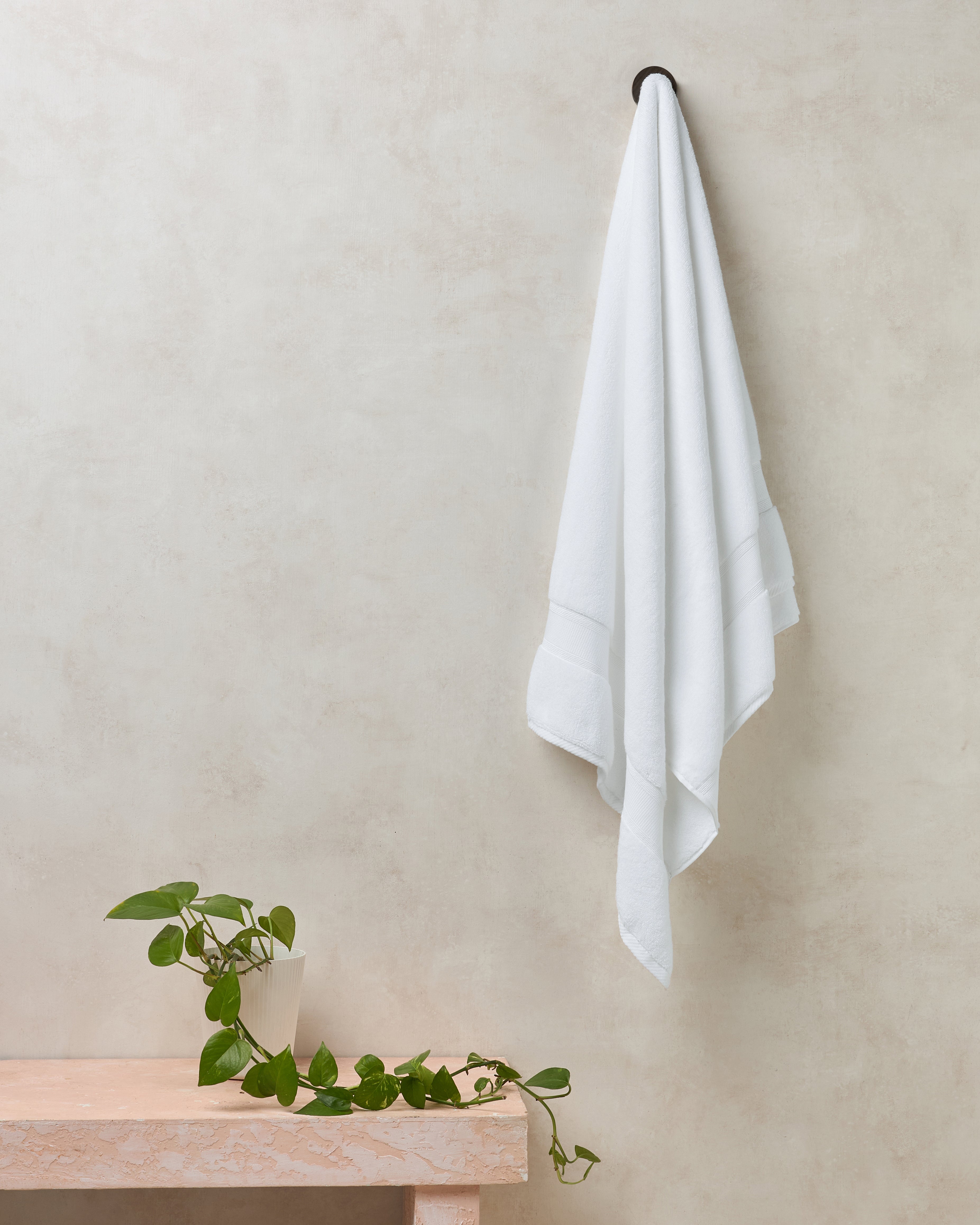 Gold Collection, Eminence | Bath Towel | 700 GSM Oyster Mushroom By Himeya