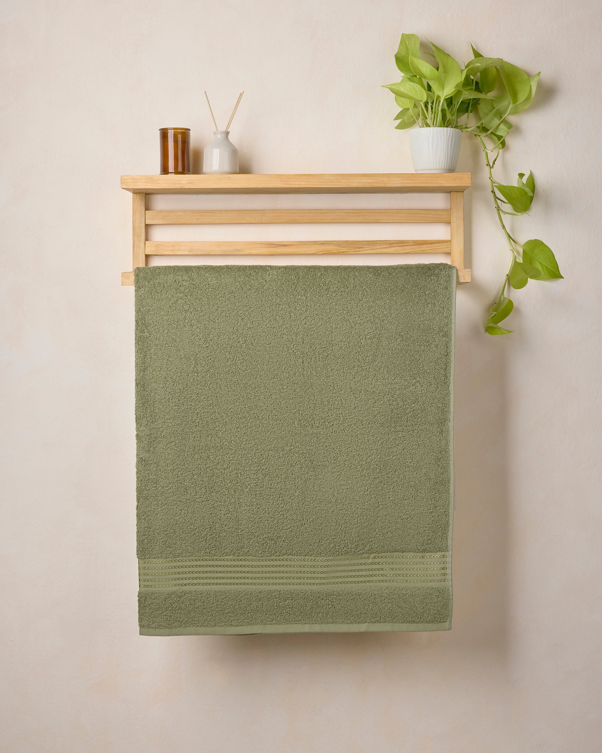 The Elite Collection | Bath Towel large | 500 GSM | Moss Green