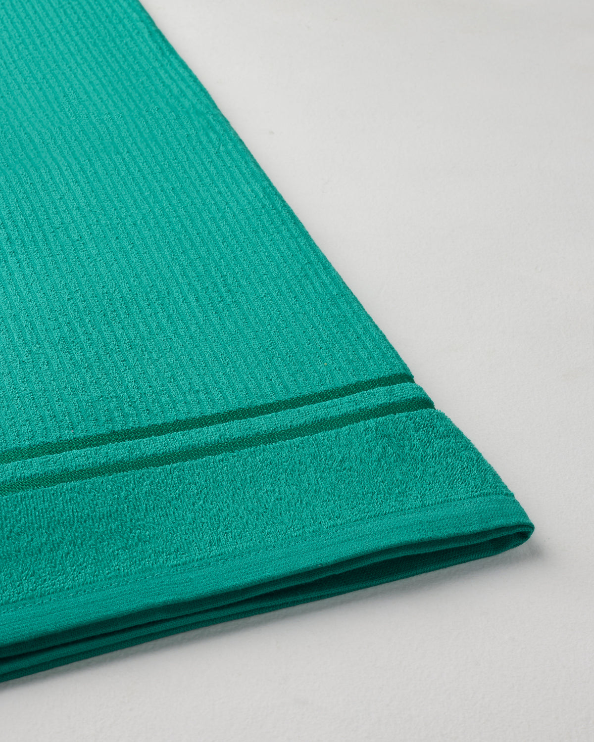 Comfort Collection | Bath Towel | 300 GSM | Emerald Green
