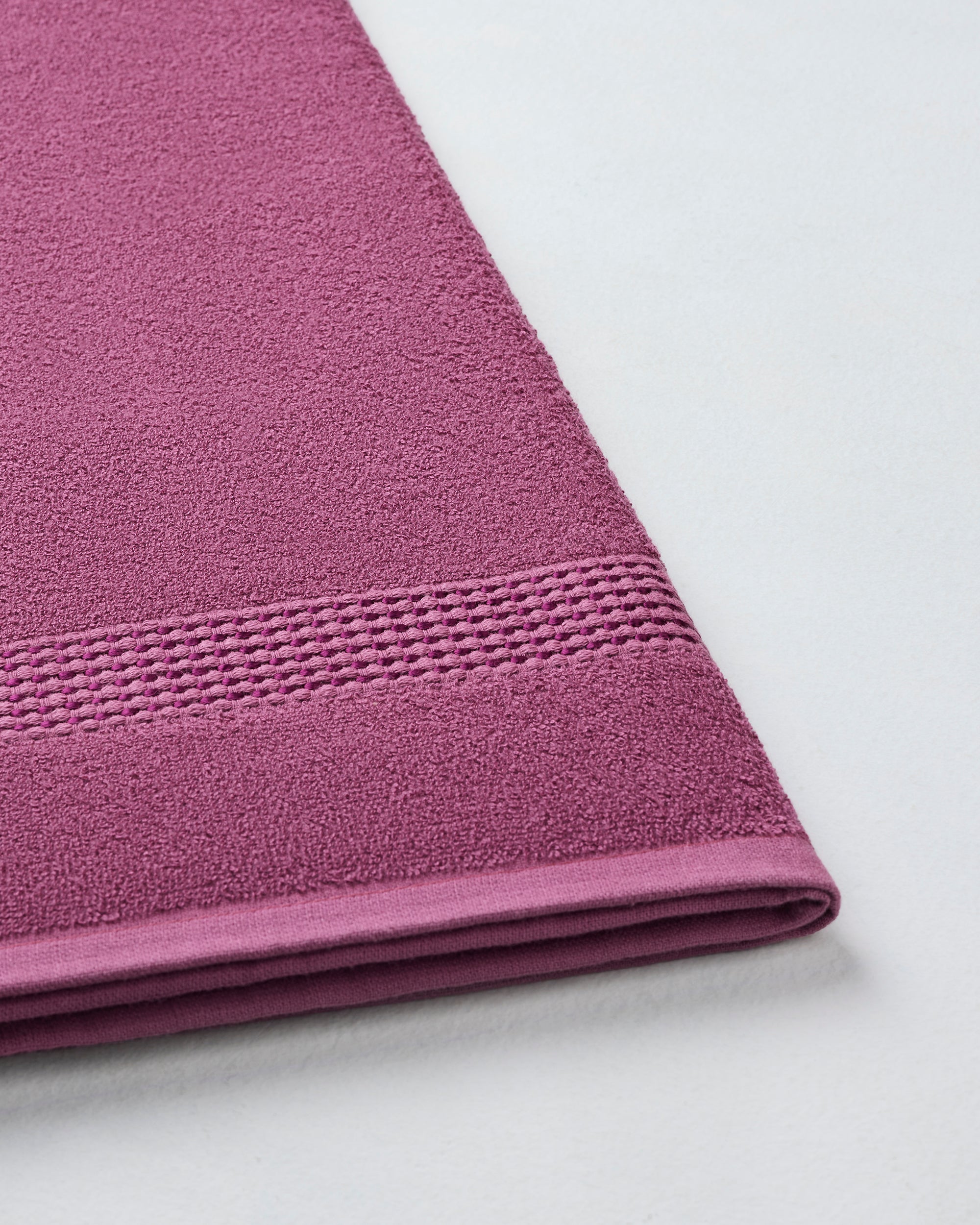 Comfort Collection, Daily Lite | Bath Towel | 320 GSM - Plum Red by Himeya