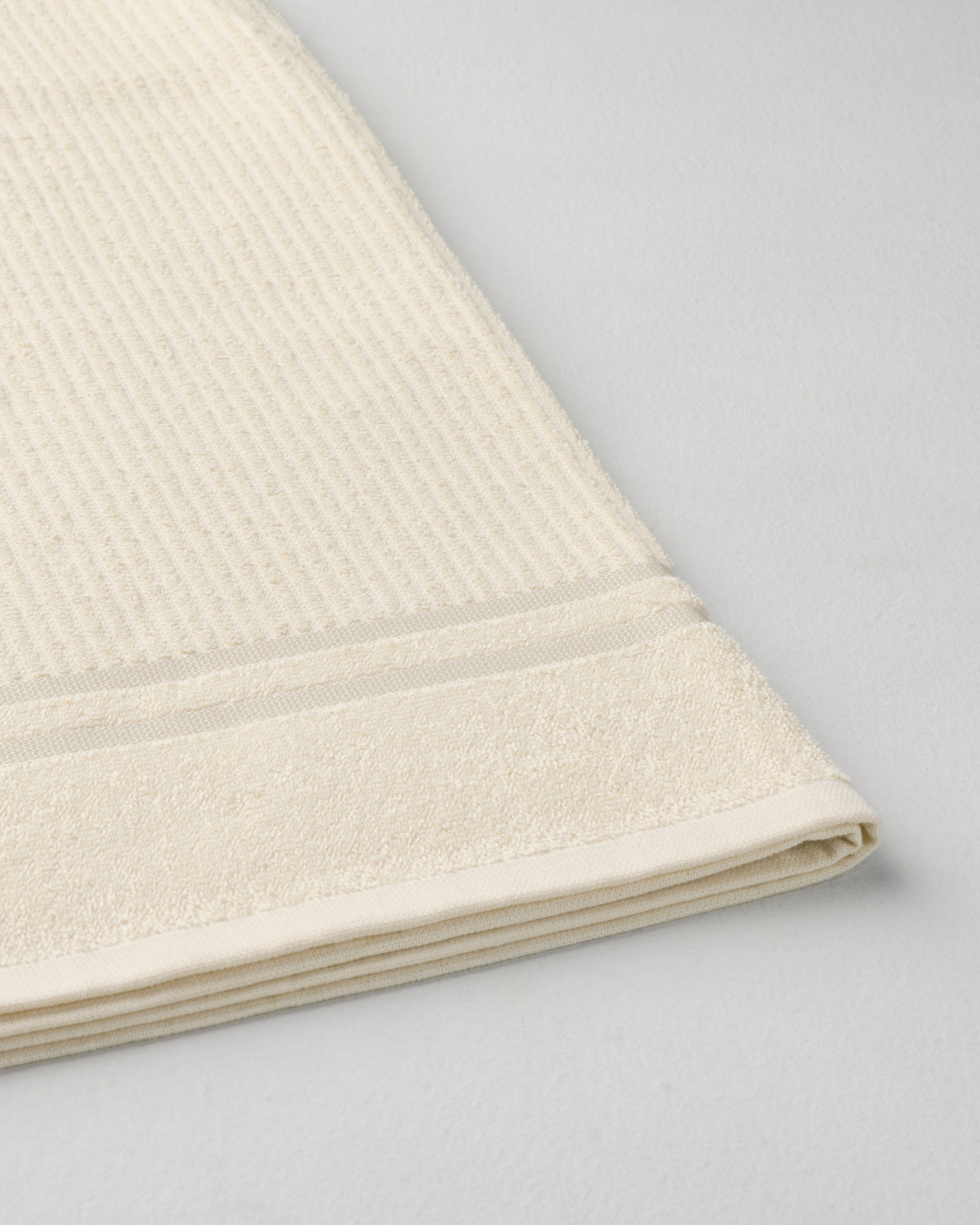 Comfort Collection, Classic Quickdry | Bath Towel | 300 GSM - Swiss Cream by Himeya
