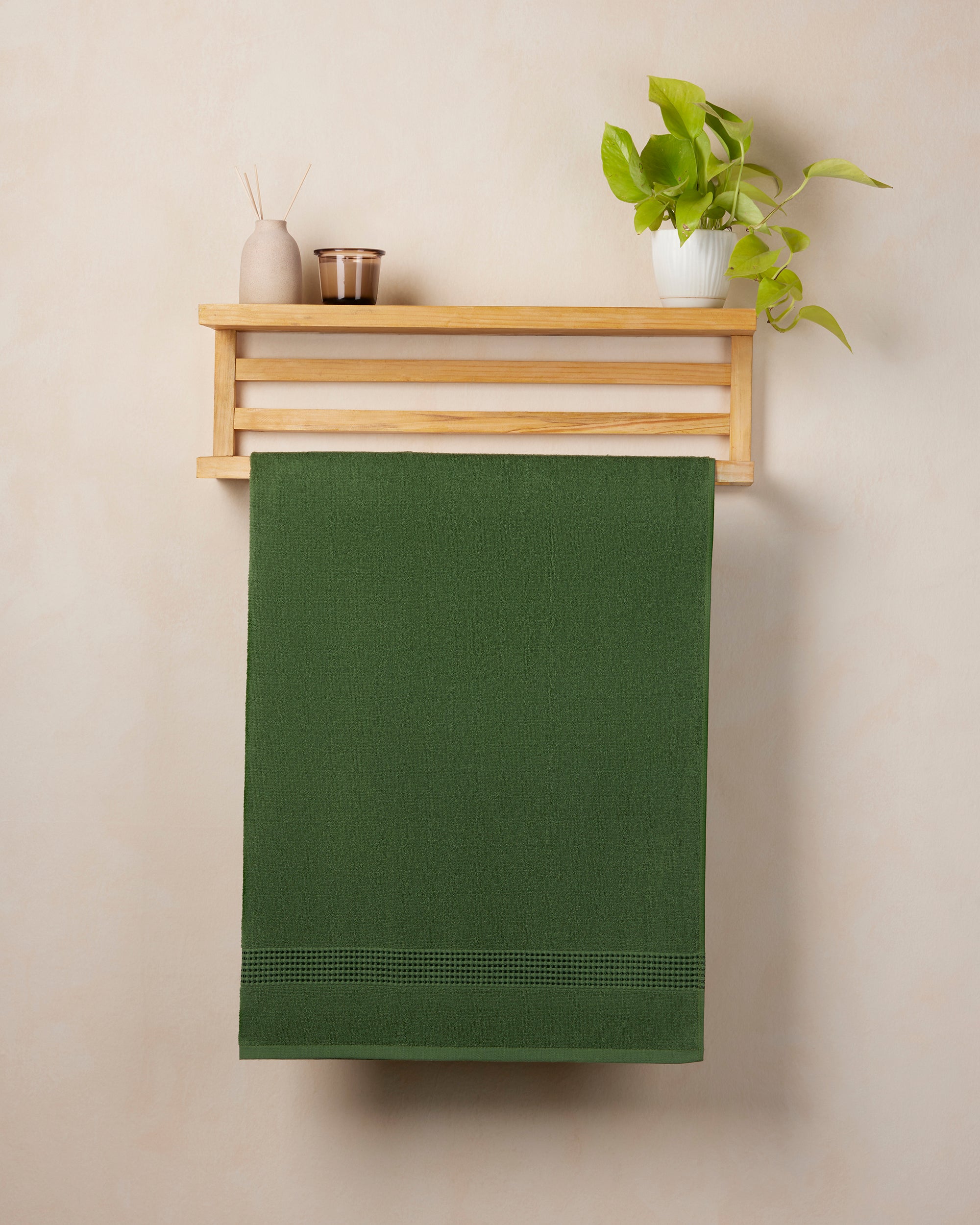 Comfort Collection, Daily Lite | Bath Towel | 320 GSM - Fern Green by Himeya
