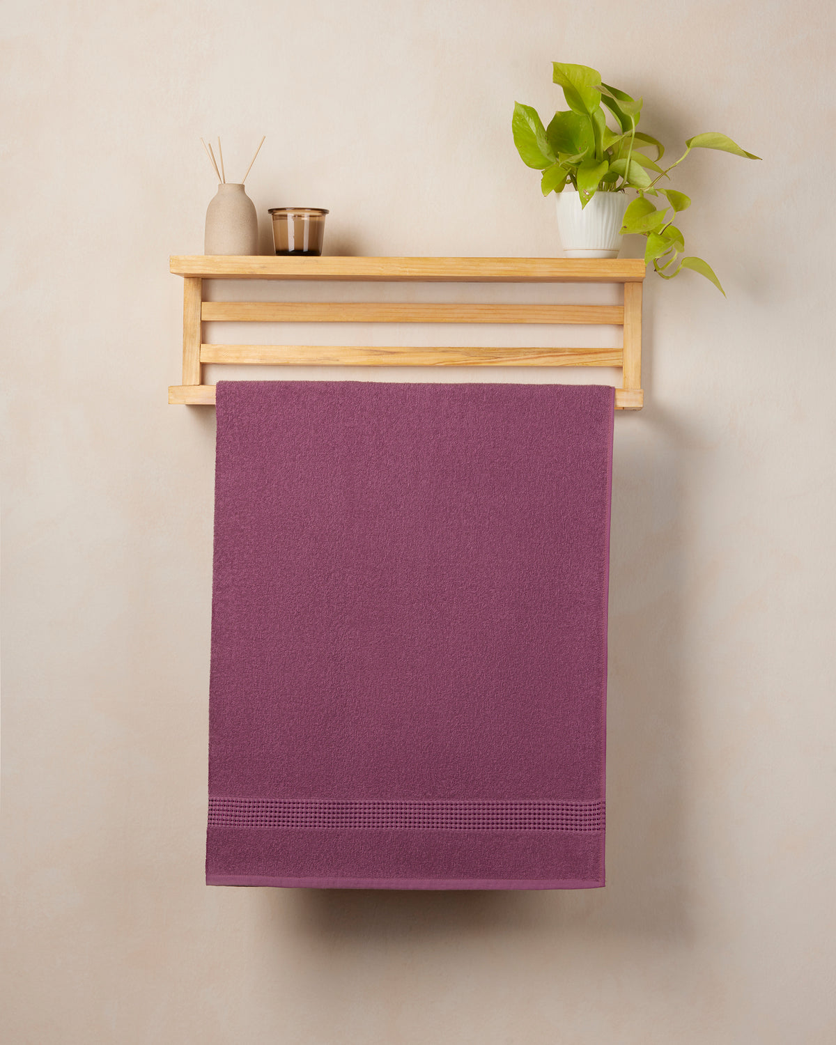 Comfort Collection | Bath Towel | 320 GSM | Plum Red by Himeya