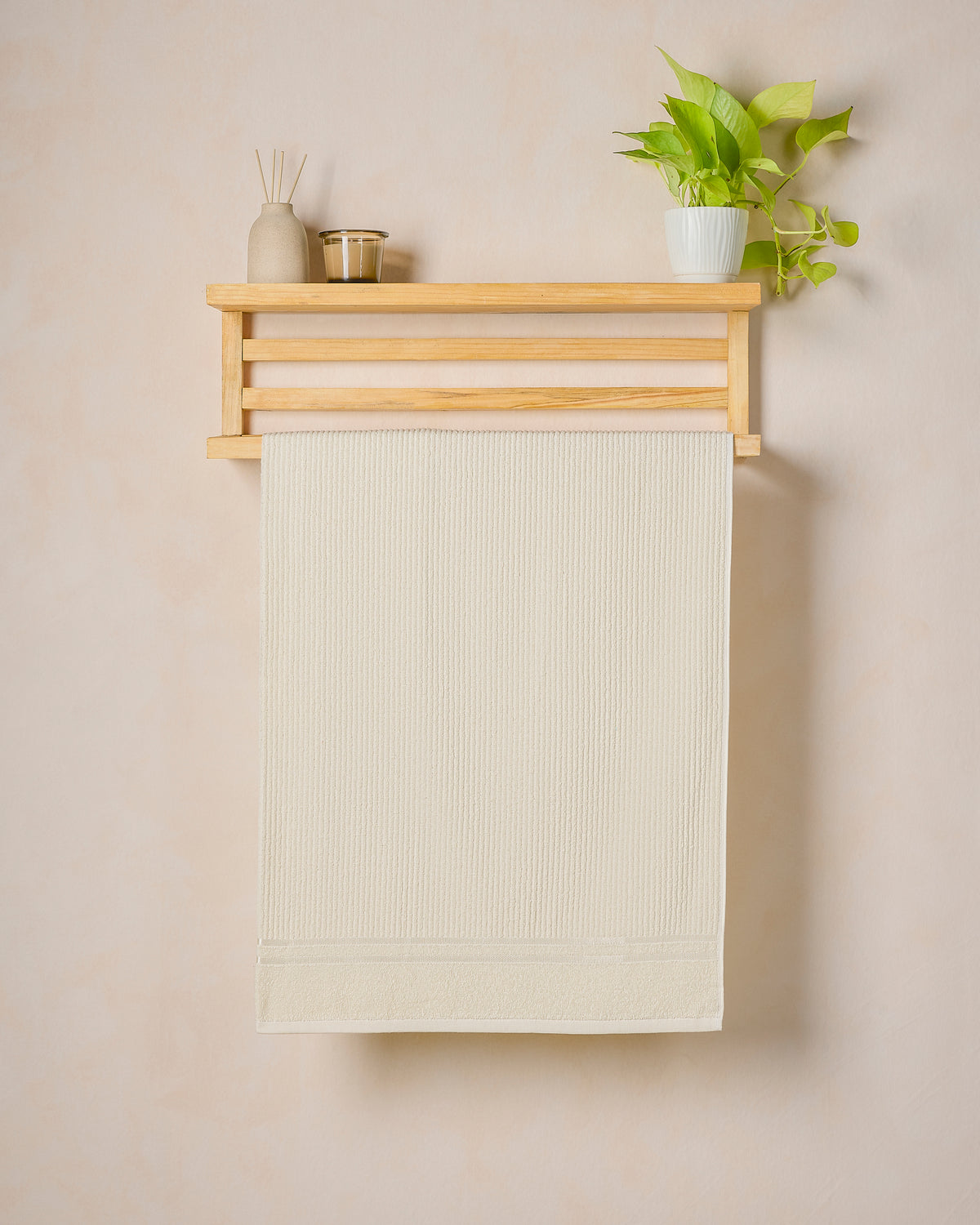 Comfort Collection | Bath Towel | 300 GSM | Swiss Cream