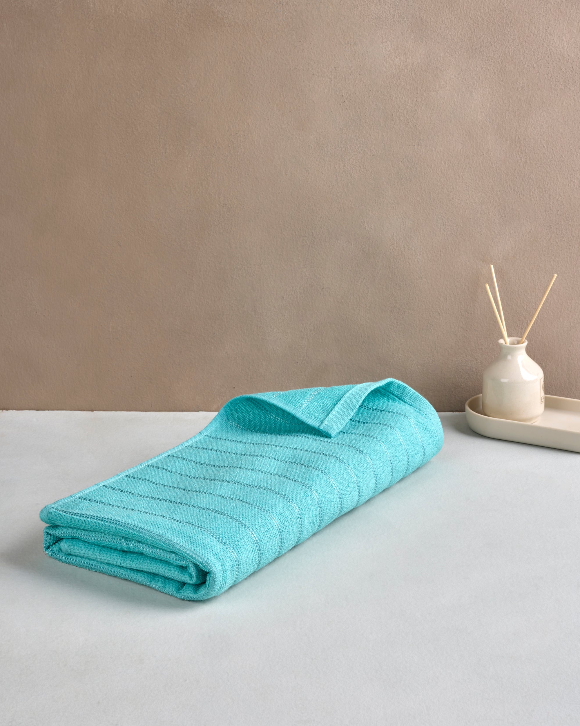 Comfort Pearl Stripe | Bath Towel | 300 GSM | Tropical Turquoise
