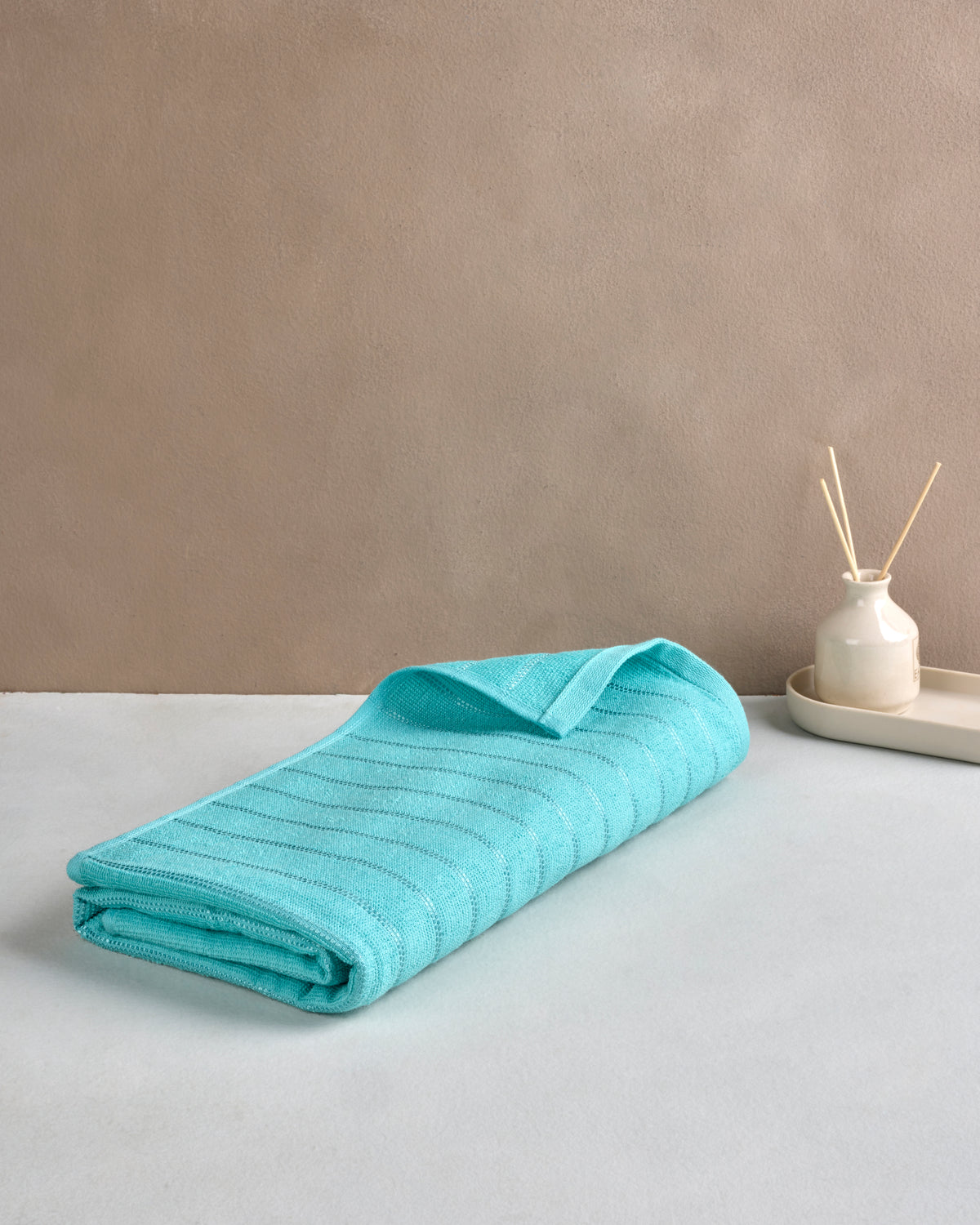 Comfort Pearl Stripe | Bath Towel | 300 GSM | Tropical Turquoise