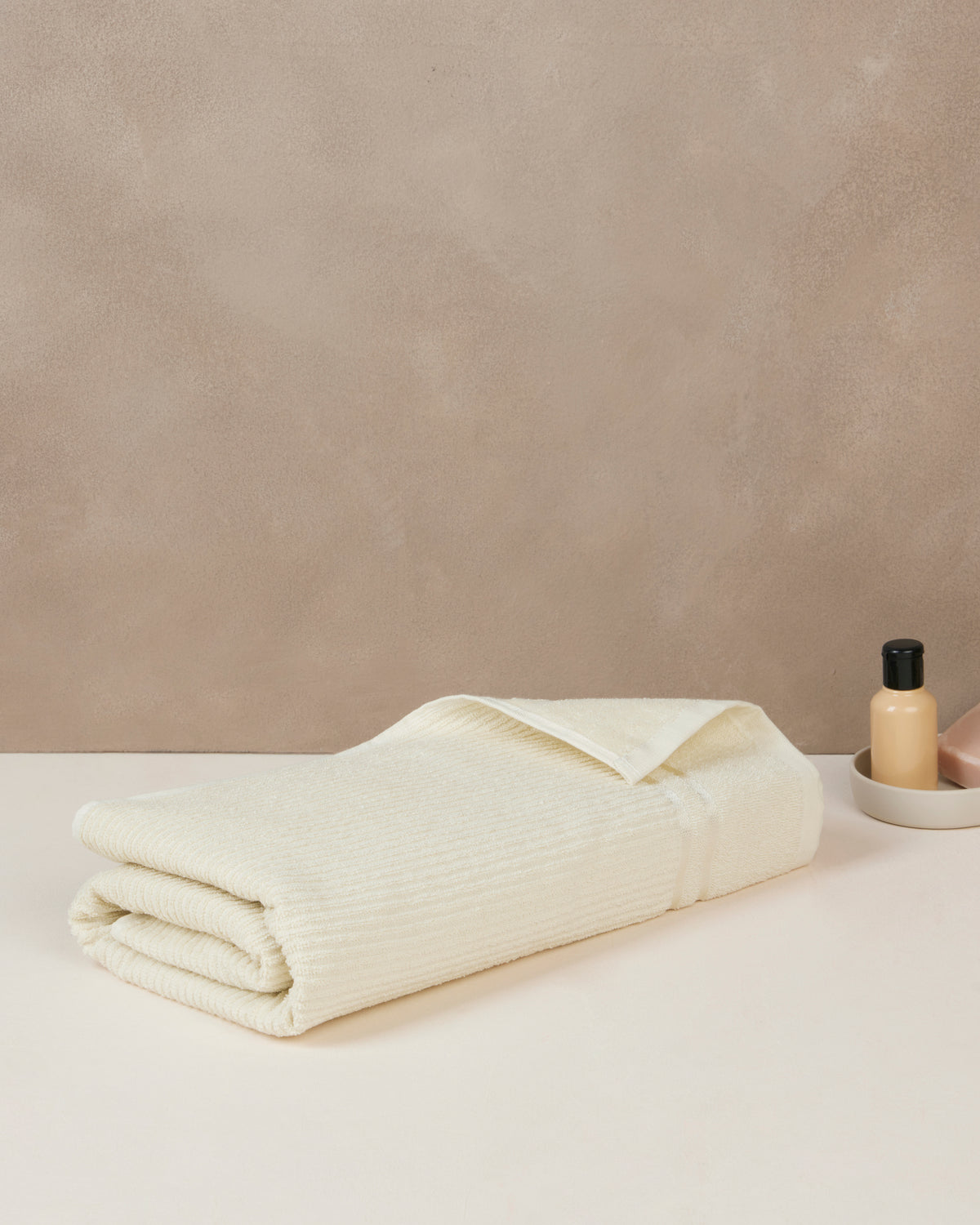 Comfort Collection | Bath Towel | 300 GSM | Swiss Cream