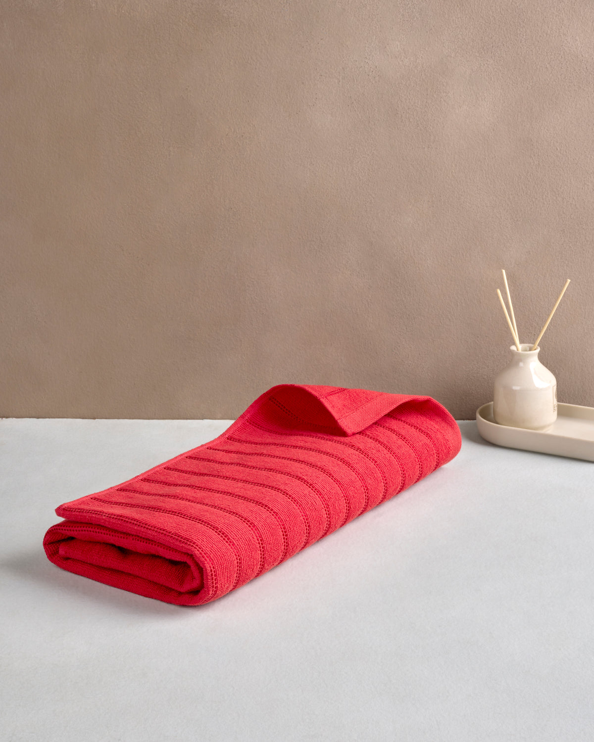 Comfort Pearl Stripe | Bath Towel | 300 GSM | Turkey Red