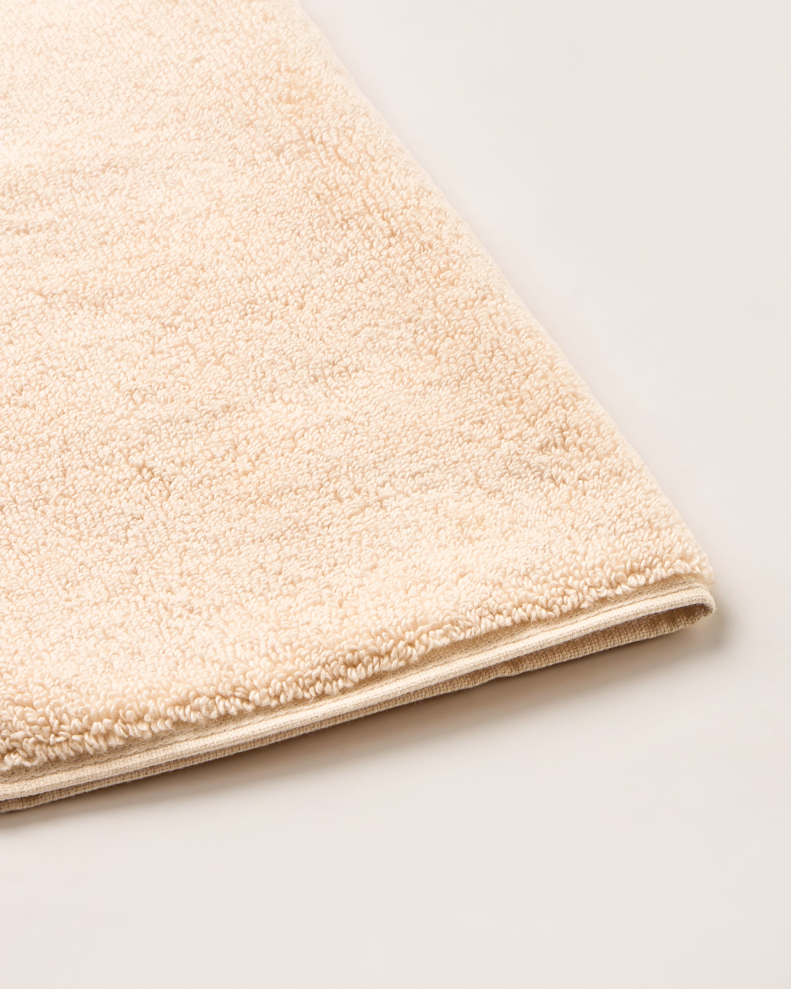 The Gold Collection | Bath Towel | 700 GSM | Ecru