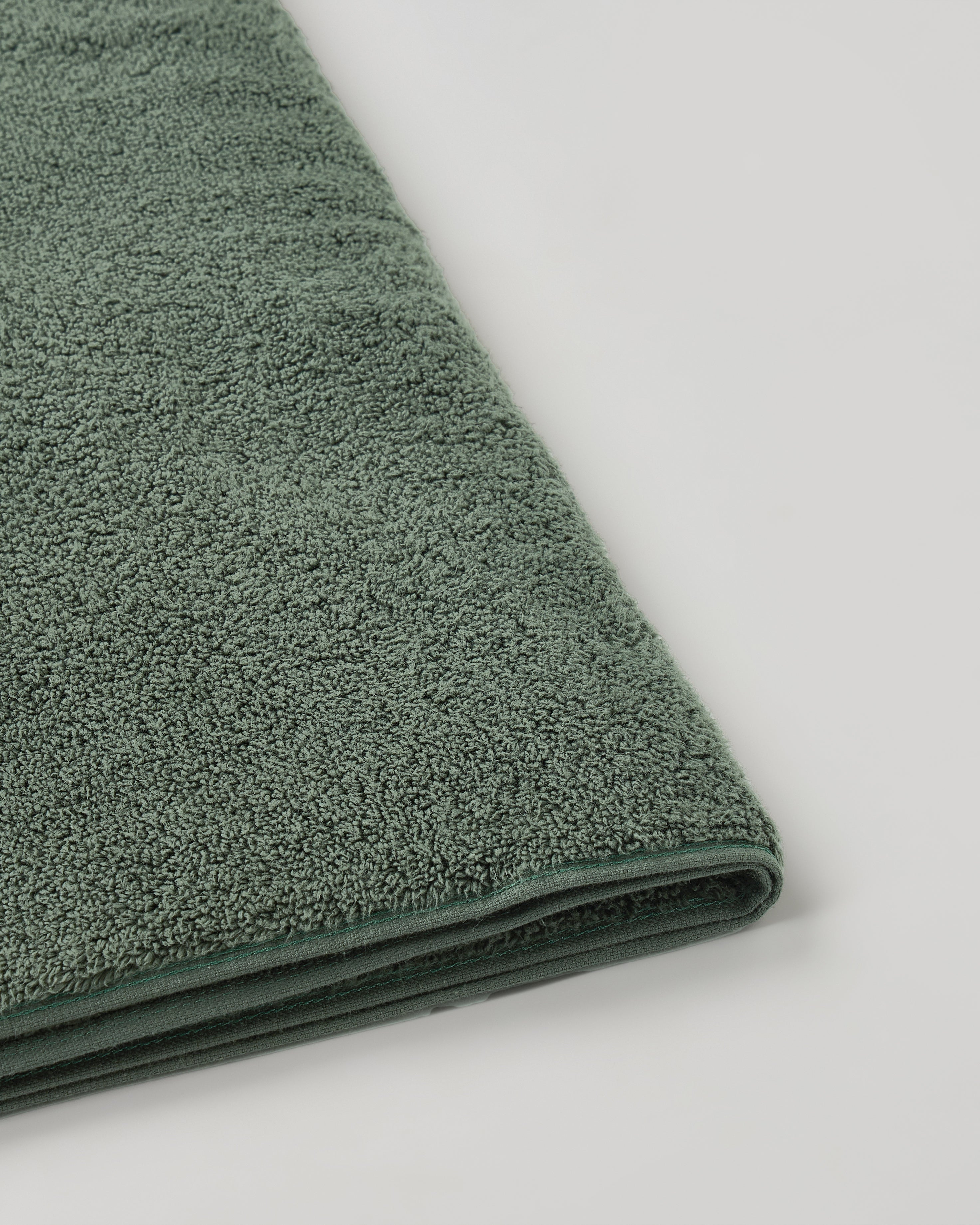 Gold Collection, Eminence | Bath Towel | 700 GSM Laurel Wreath By Himeya
