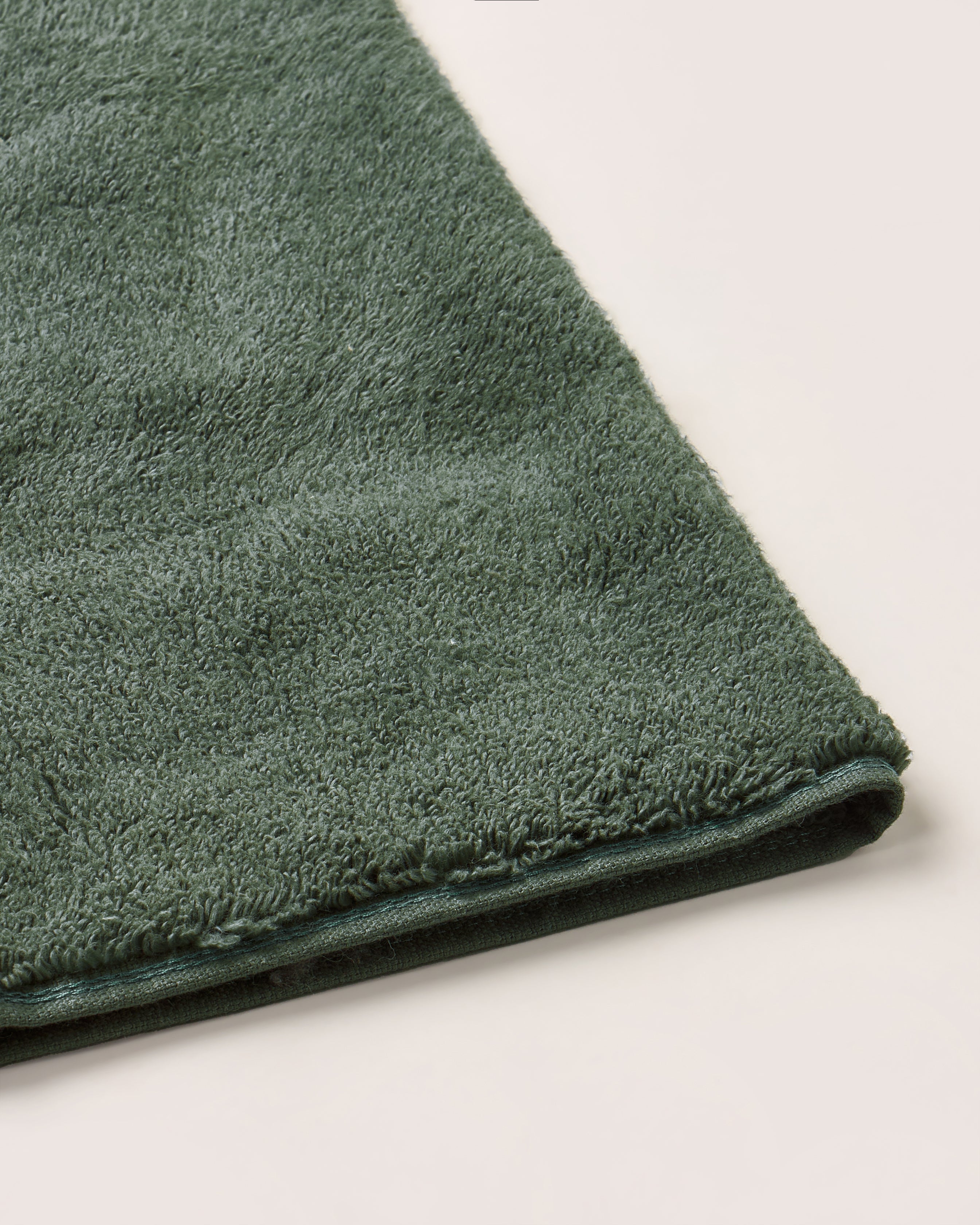 The Gold Collection | Hand Towel | 700 GSM | Laurel Wreath
