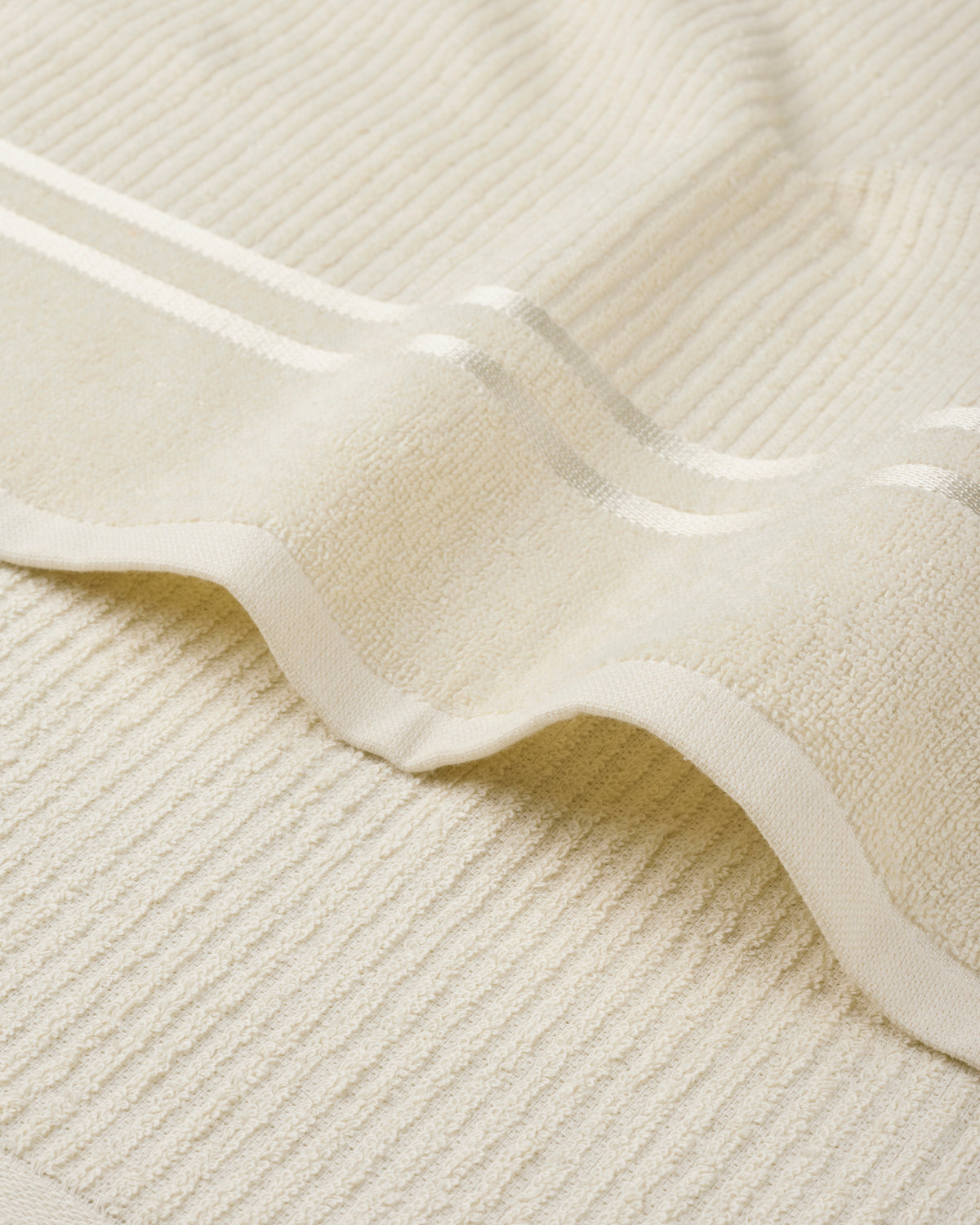 Comfort Collection | Bath Towel | 300 GSM | Swiss Cream