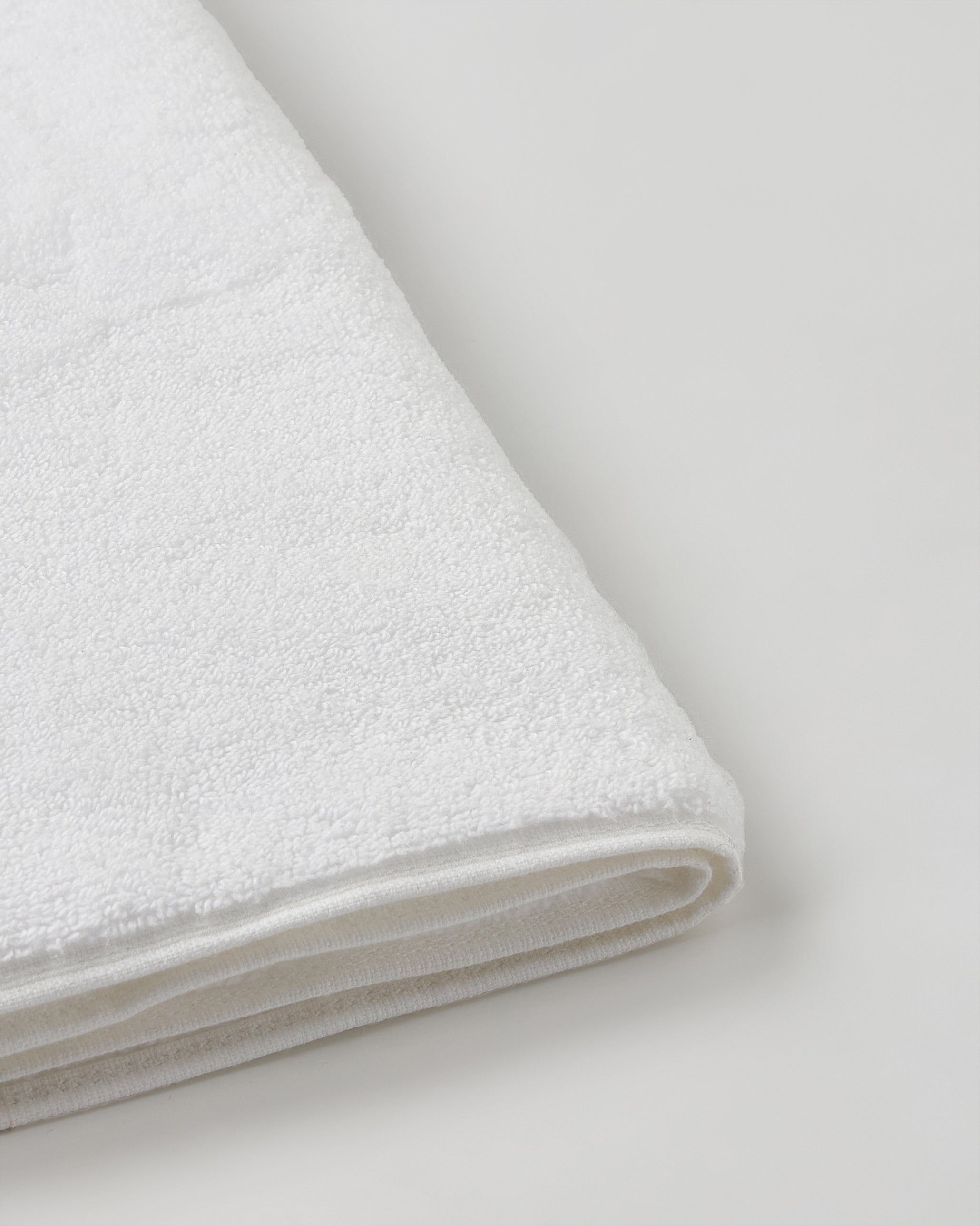 Gold Collection, Eminence | Bath Towel | 700 GSM Oyster Mushroom By Himeya
