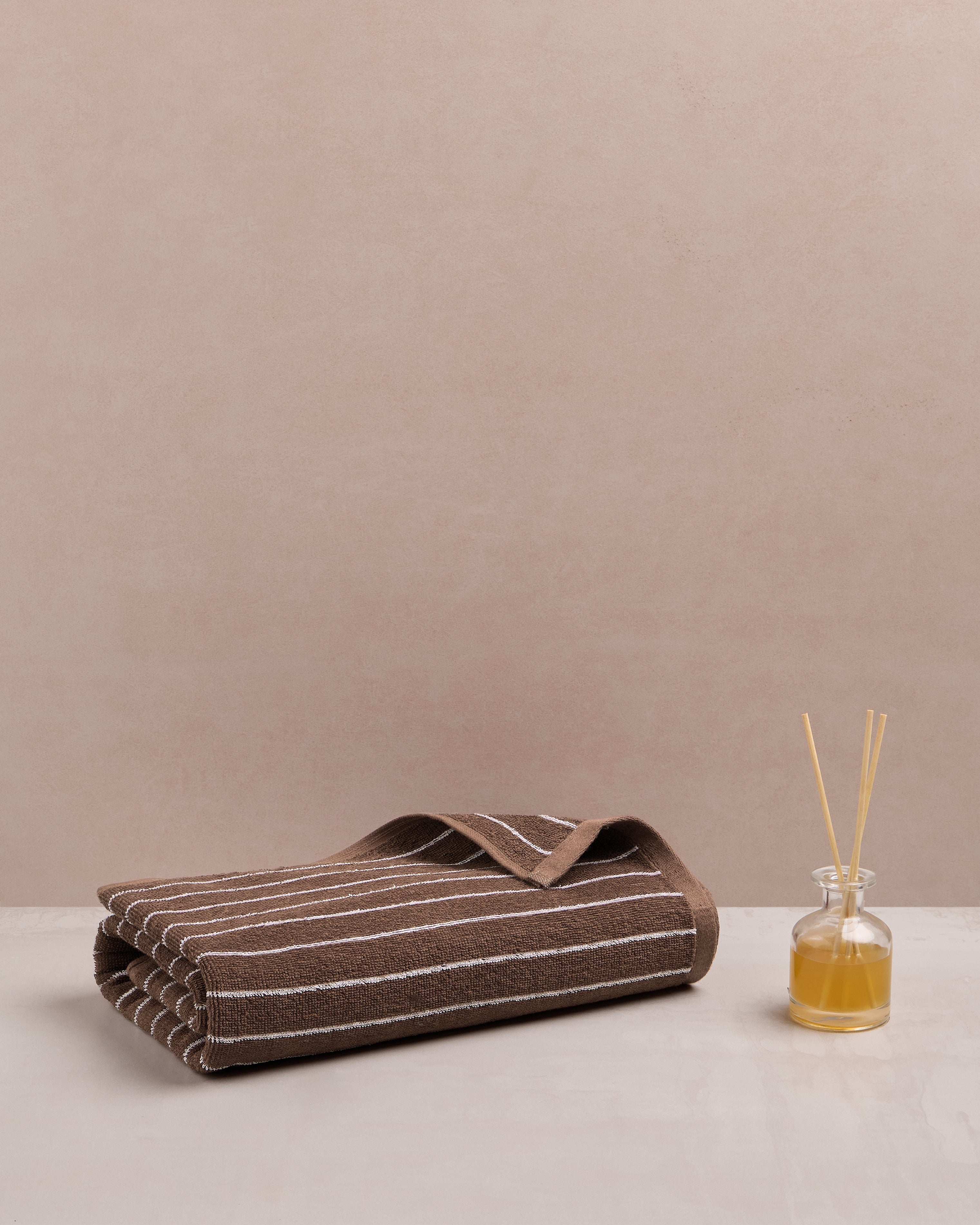 HimeyaElite Pin Stripe 350 GSM Bath Towel - Chocolate Brown
