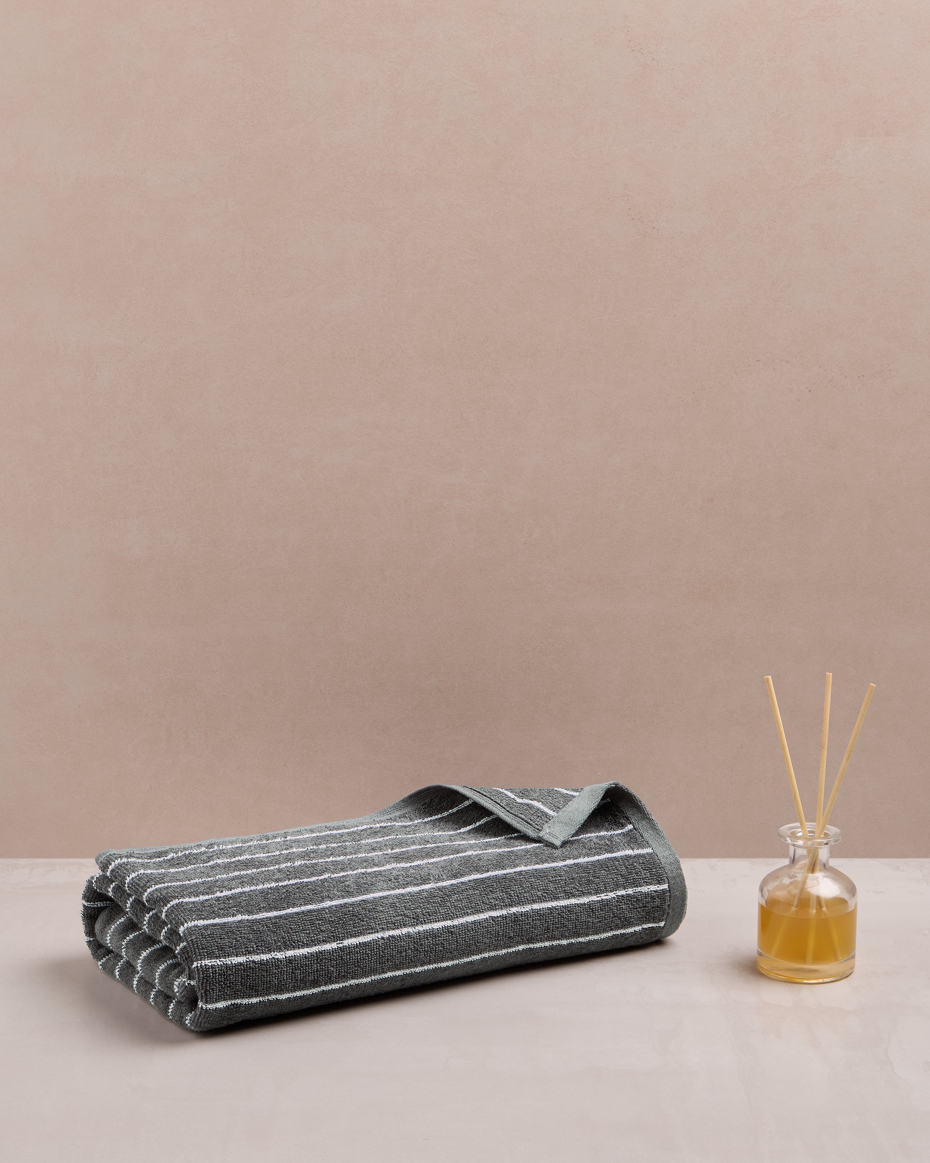 Elite Pin Stripe | Bath Towel | 350 GSM | Neutral Charcoal