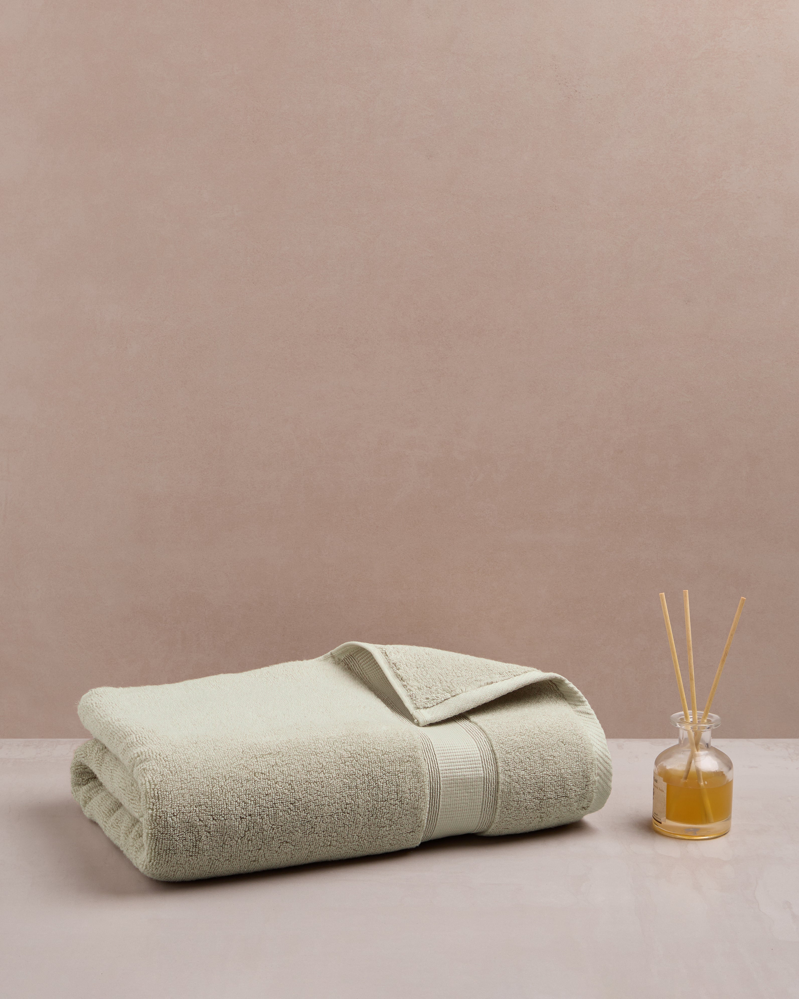 Gold Collection, Eminence | Bath Towel | 700 GSM Oatmeal By Himeya