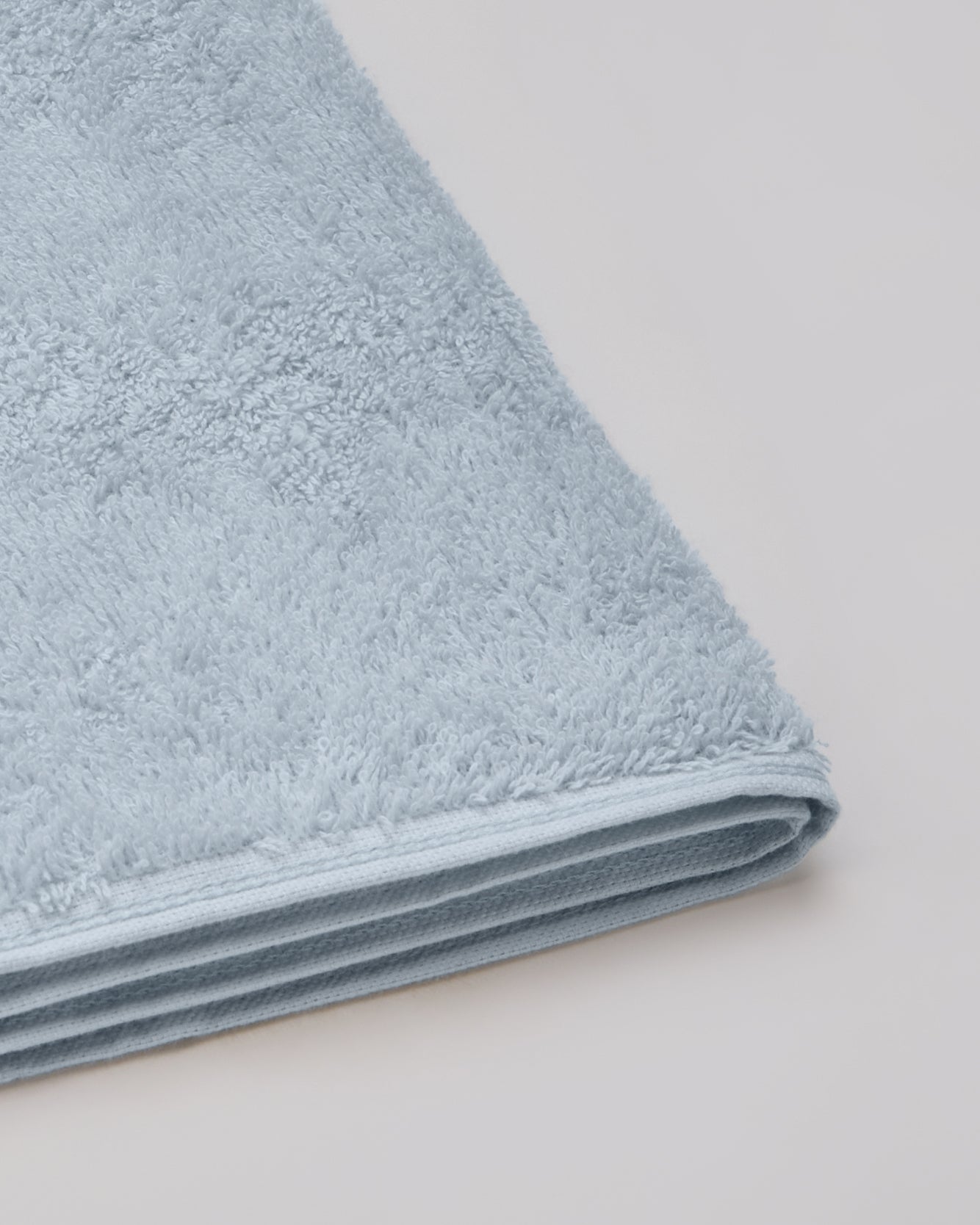 The Elite Collection, Daily Soft | Small Bath Towel | 450 GSM - Cloudy Grey