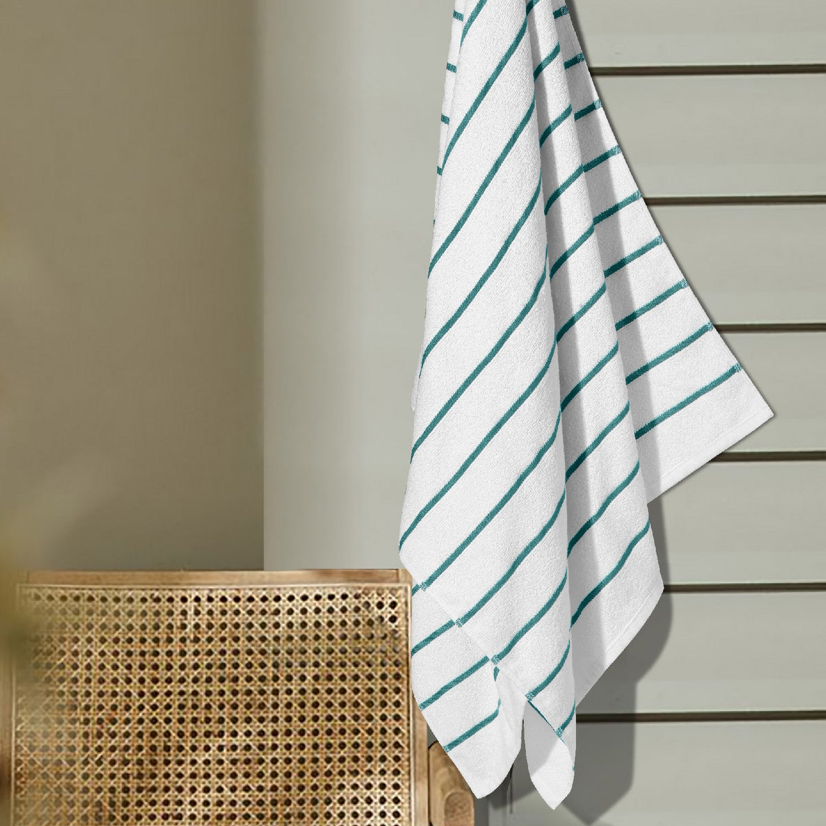 The Comfort Collection | Bath Towel | 300 GSM 100% Cotton | Forest Green