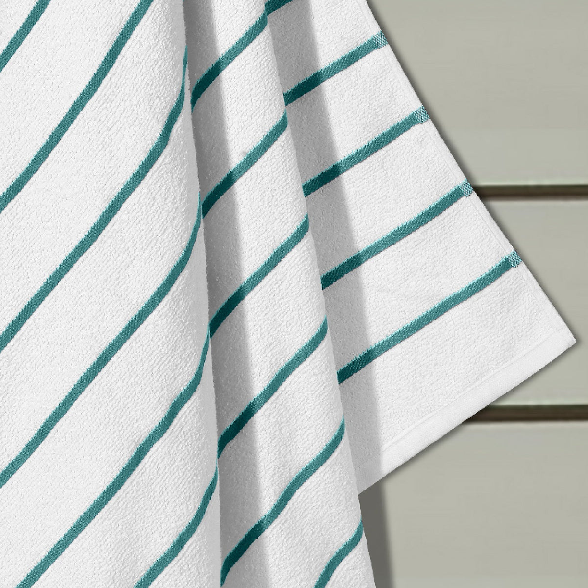 The Comfort Collection | Bath Towel | 300 GSM 100% Cotton | Forest Green
