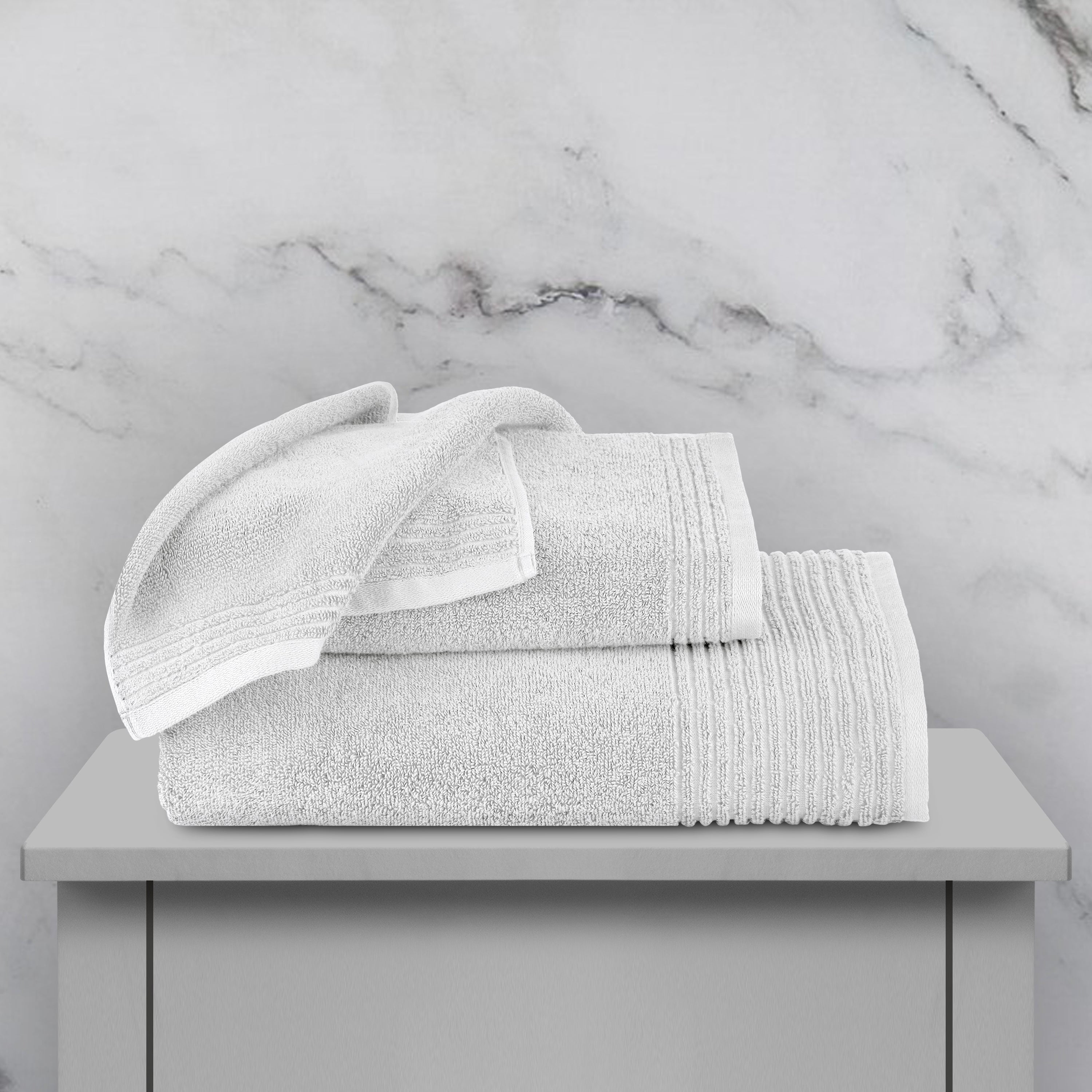 Gold Collection, Lush Spa | Bath Towel | 600 GSM - Bright White by Himeya