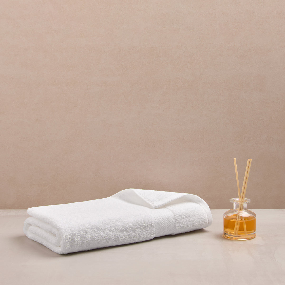 Elite Collection | Bath Towel | 580 GSM | White