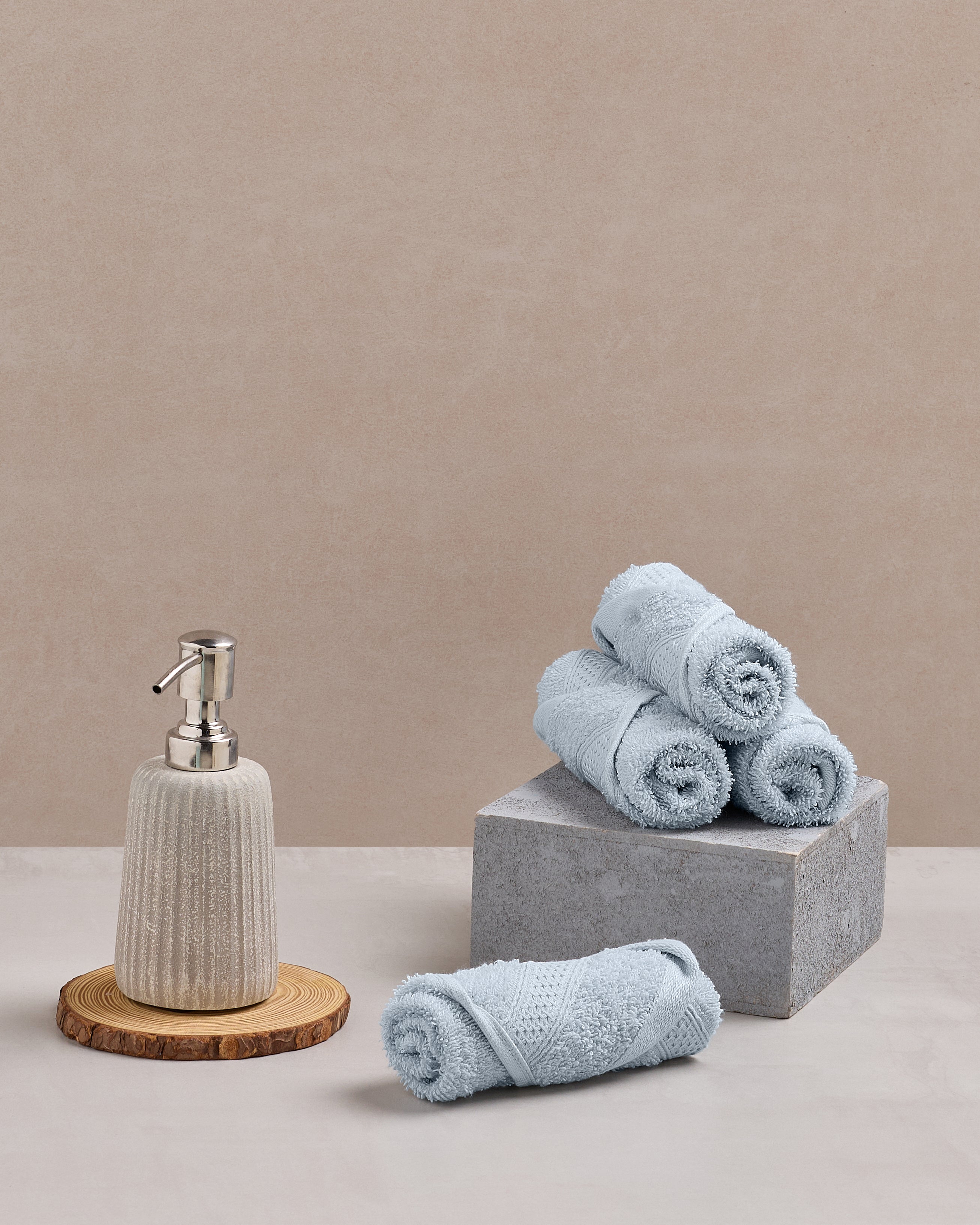 The Elite Collection | Face Towel | 450 GSM Pack of 4 | Cloudy Grey