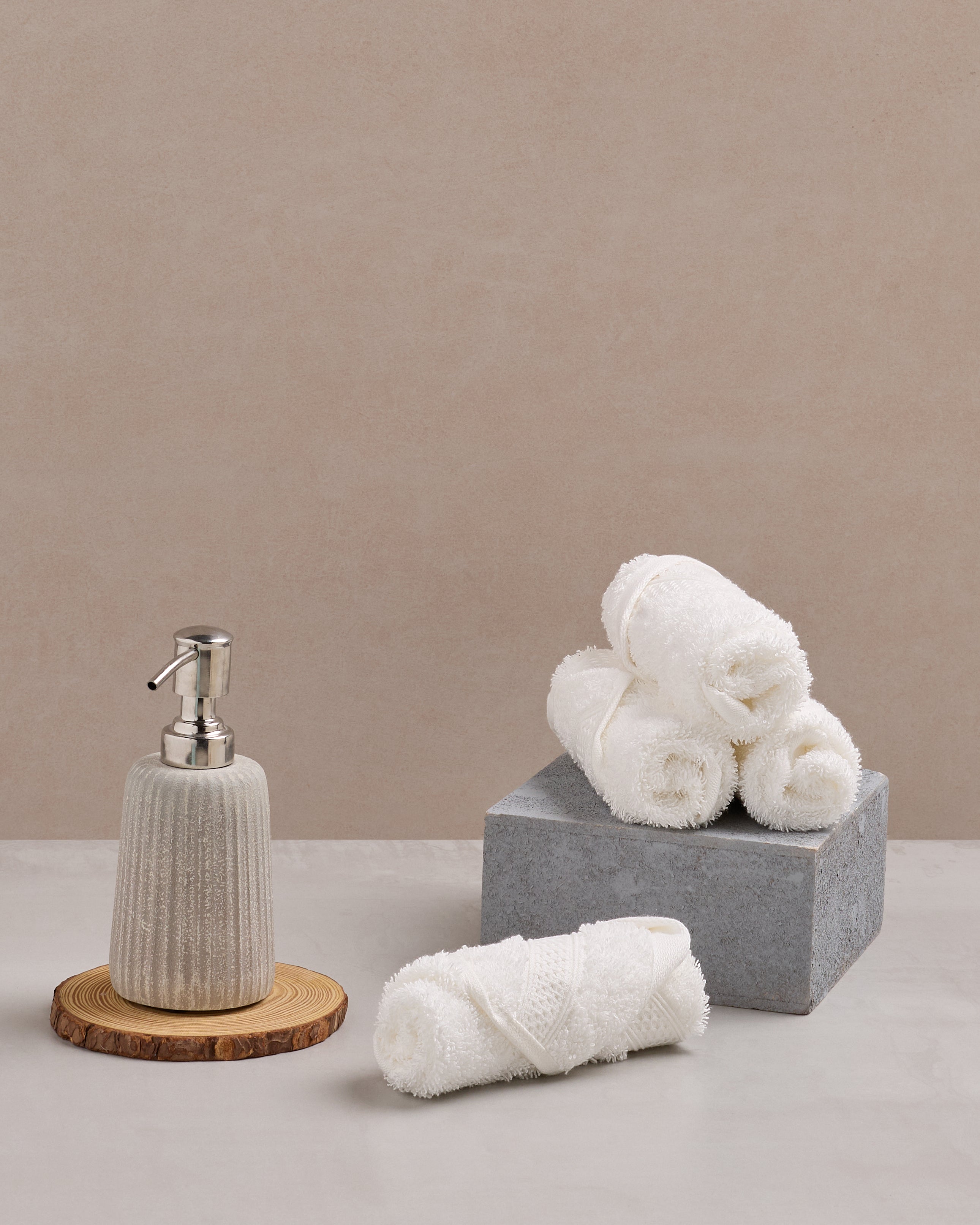 The Elite Collection | Face Towel | 450 GSM Pack of 4 | Star White