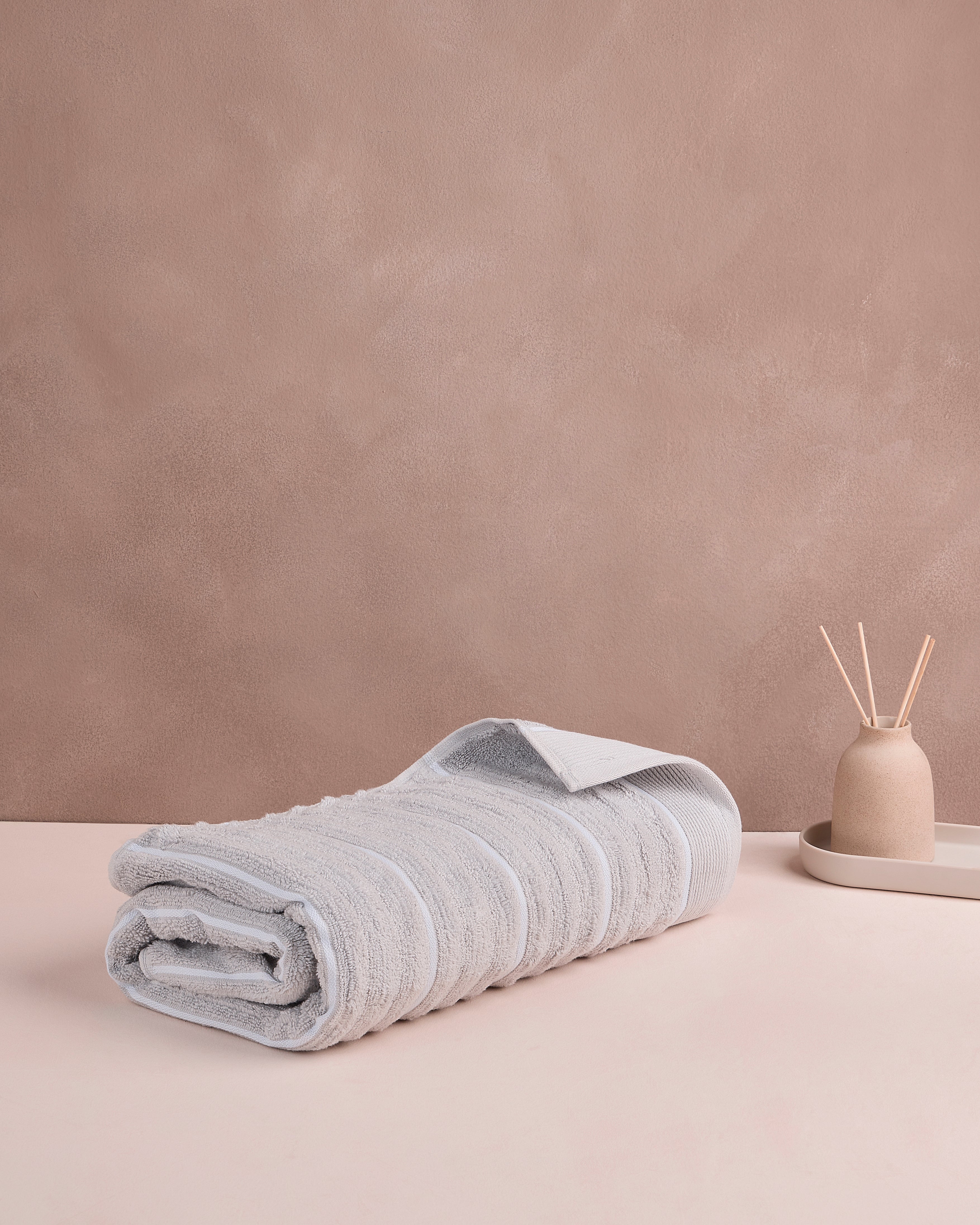 Elite Collection, Plush Quickdry | Bath Towel | 550 GSM - Light Grey by Himeya