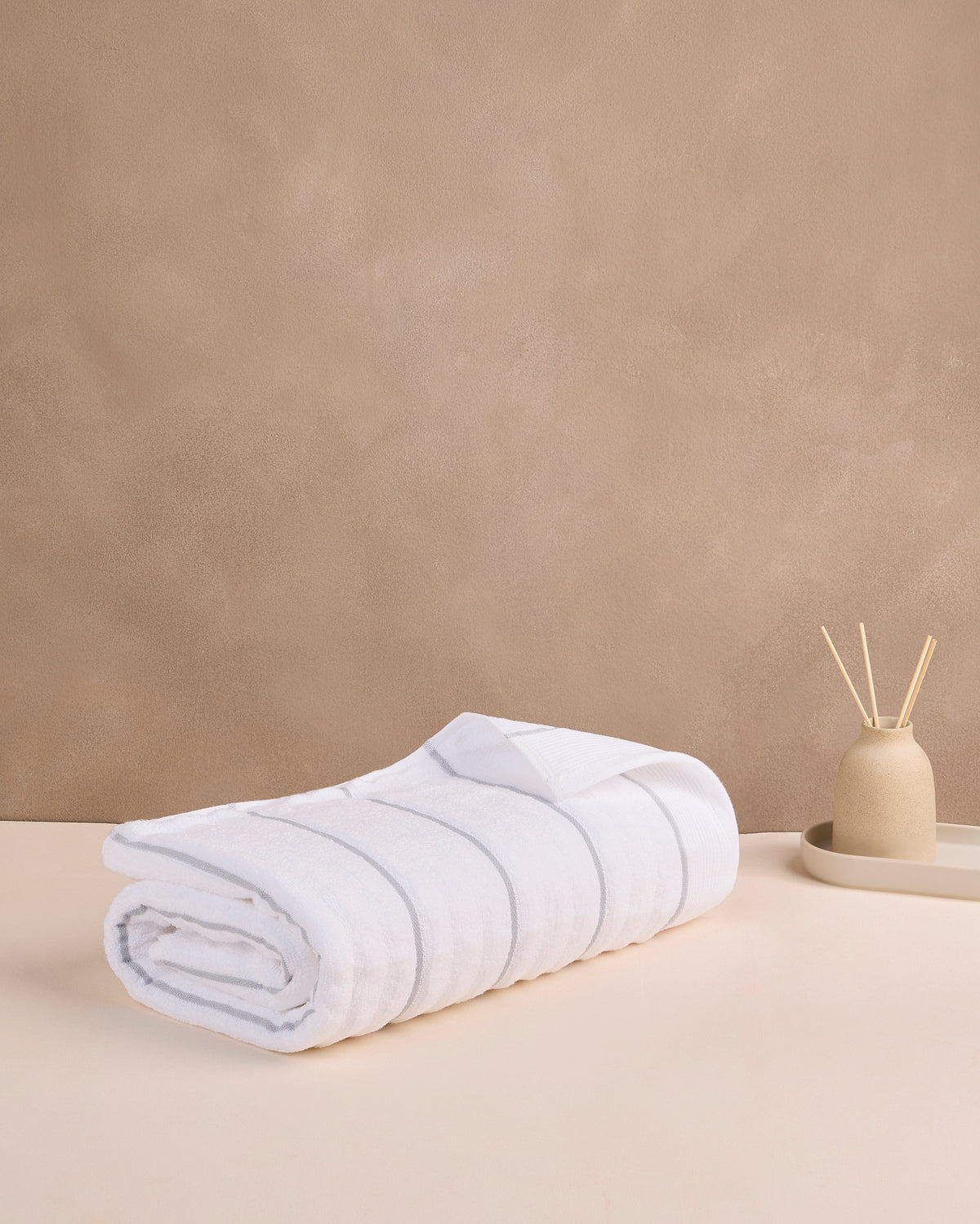 Elite Collection | Bath Towel | 550 GSM | Star White by Himeya