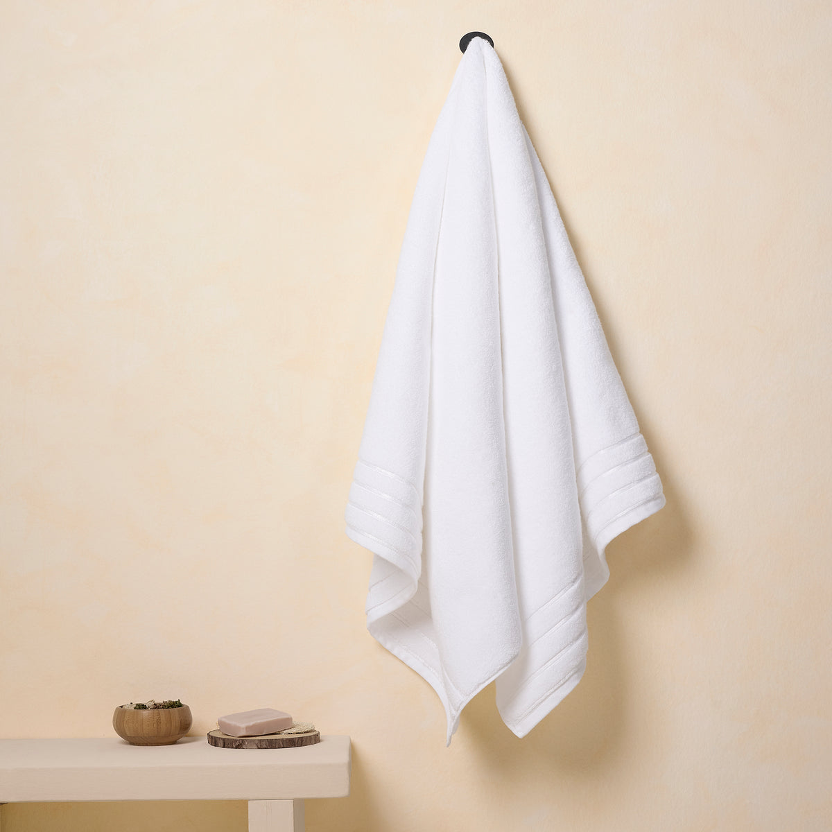 Gold Collection | Hand Towel | 650 GSM | Dreamy White