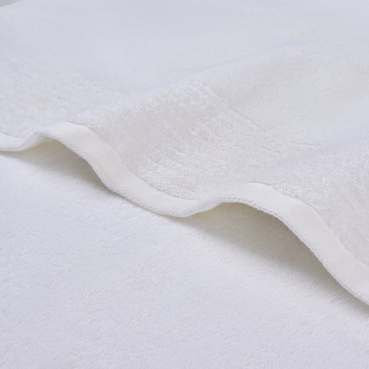Gold Collection | Bath Towel | 600 GSM | Bright White