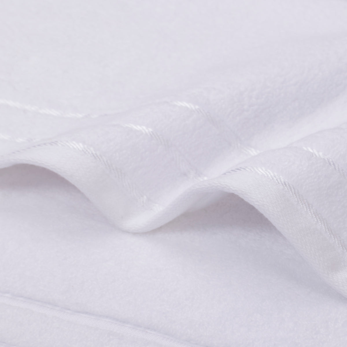 Gold Collection | Hand Towel | 650 GSM | Dreamy White