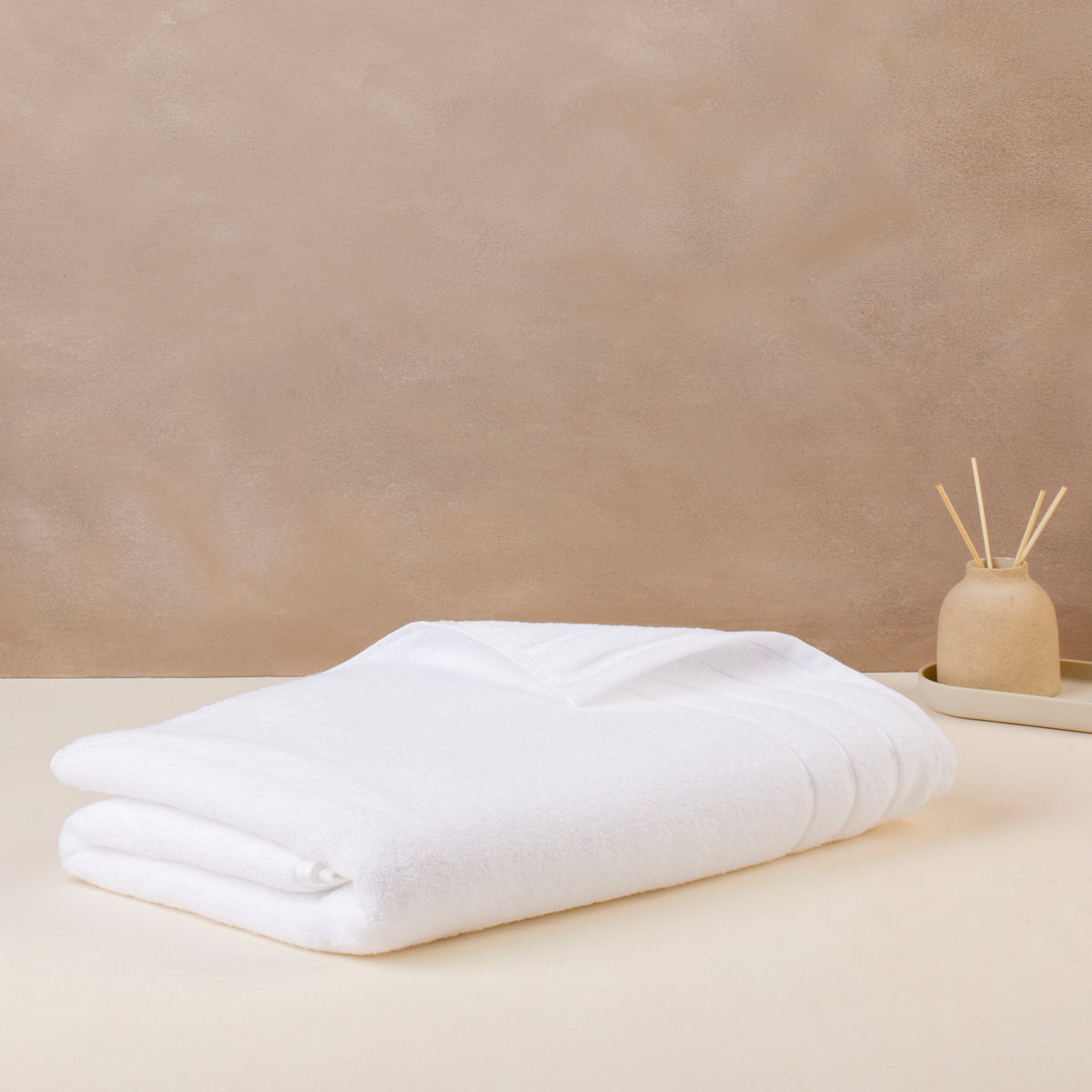Gold Collection | Hand Towel | 650 GSM | Dreamy White